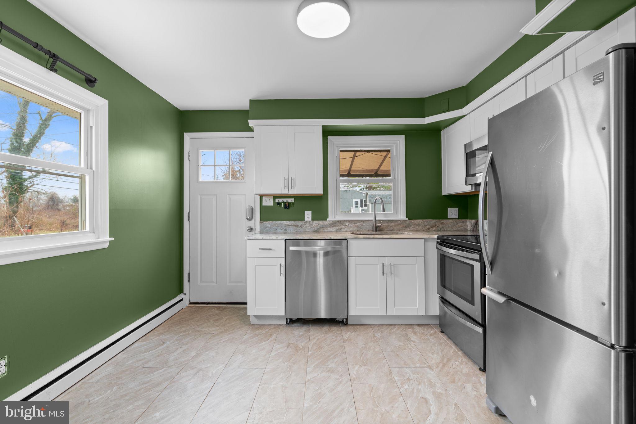 SOUTH RIVER PARK - Residential