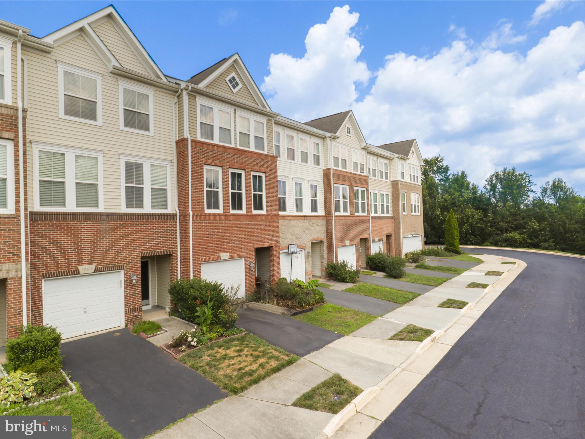 43381 RICKENBACKER SQUARE