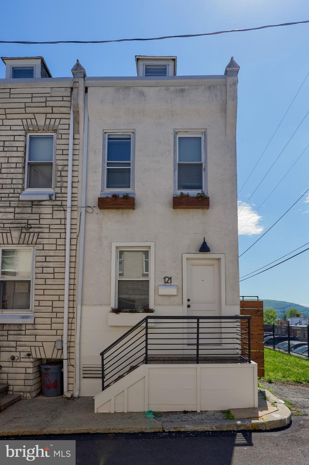 121 OBOLD STREET