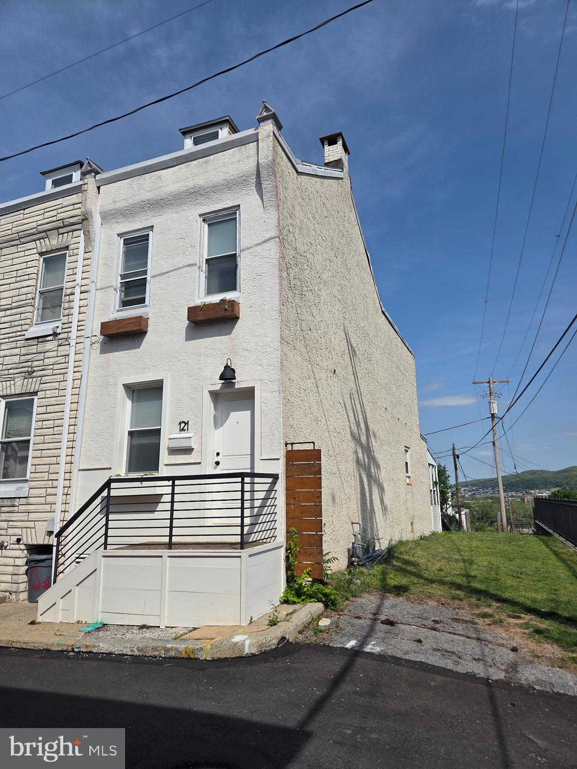 121 OBOLD STREET