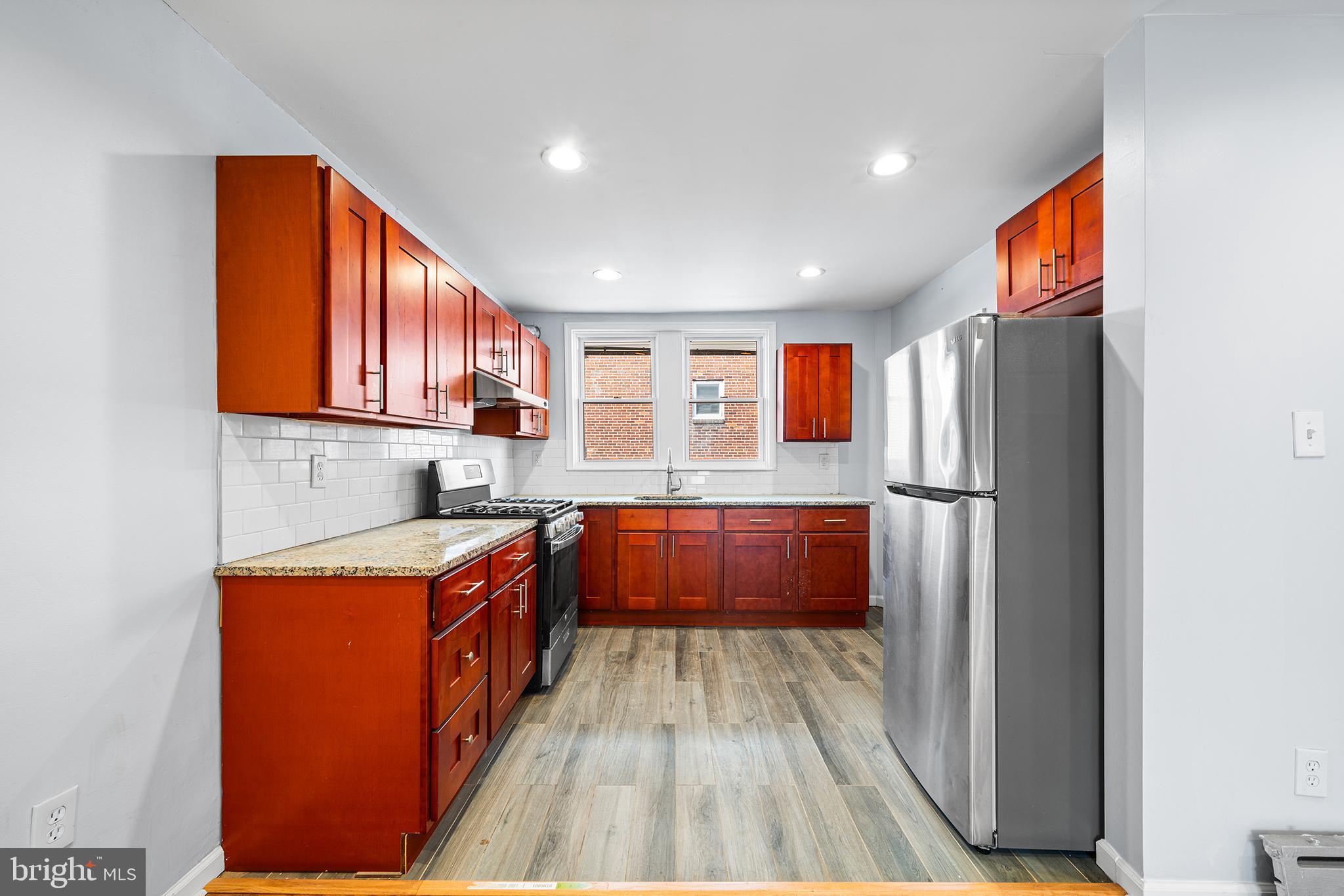 LAWNCREST - Residential