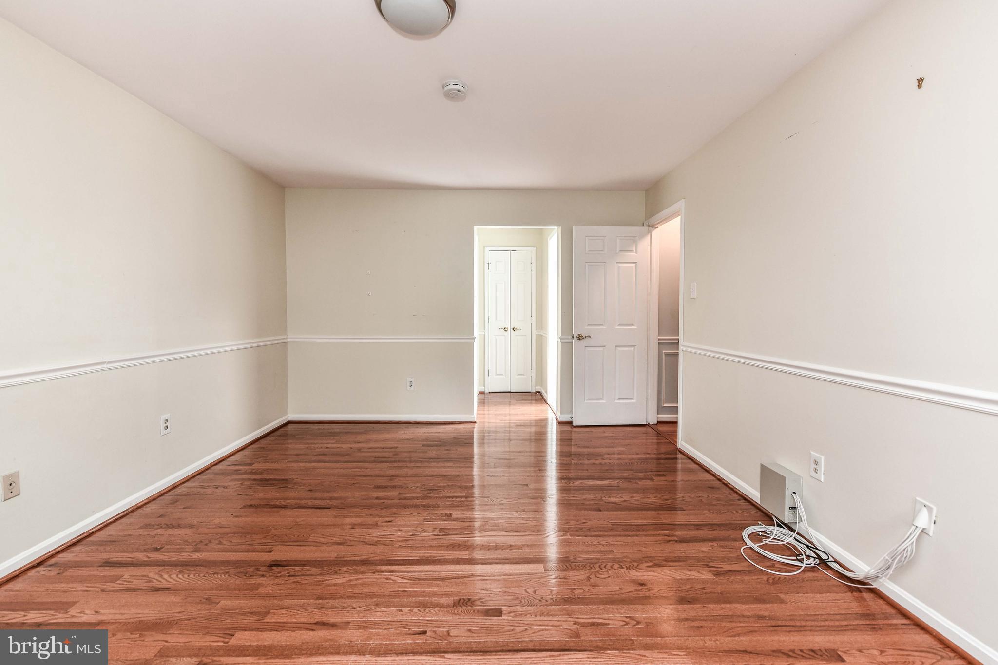 HOLLY KNOLL - Residential Lease