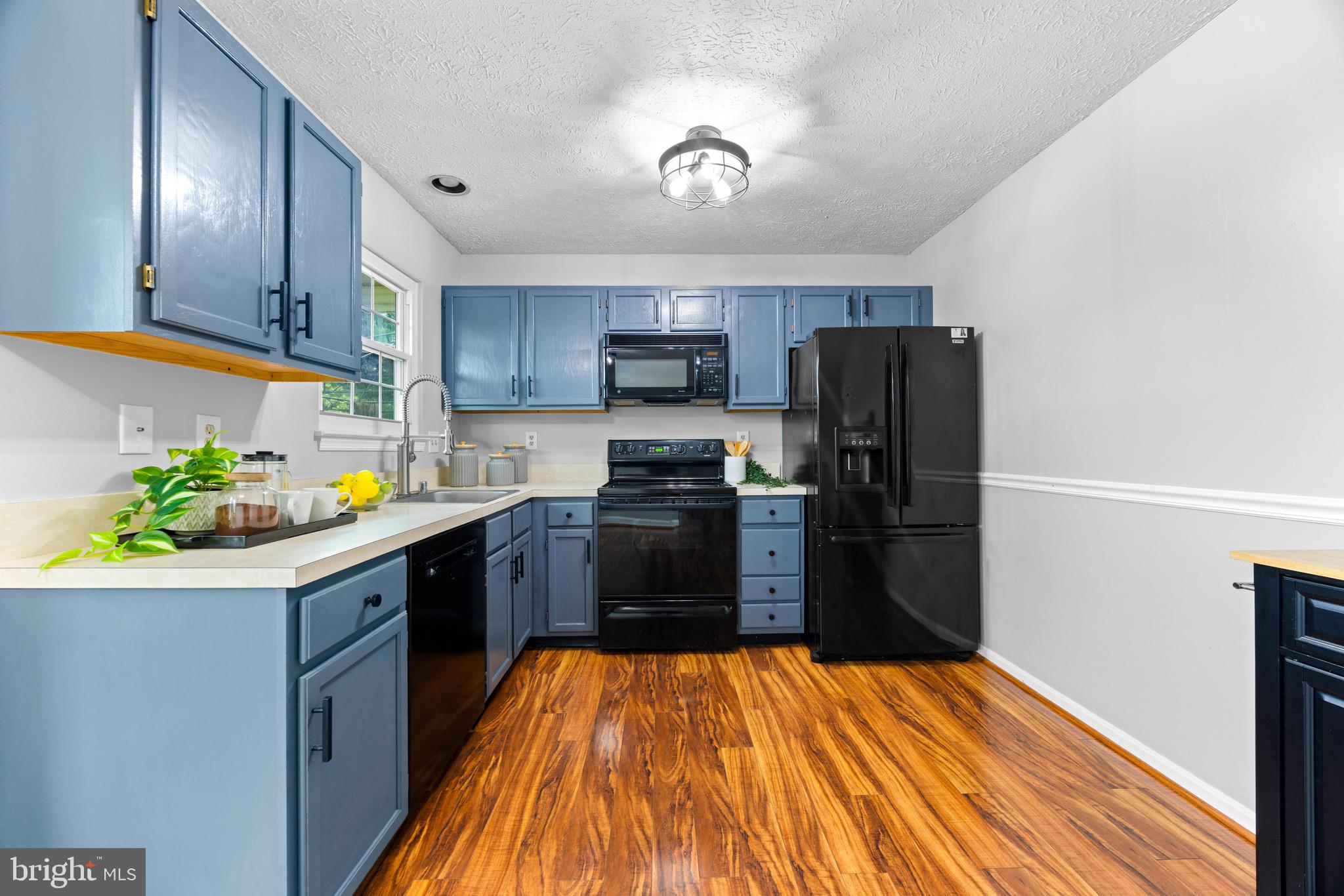 OLD FIELDS - Residential