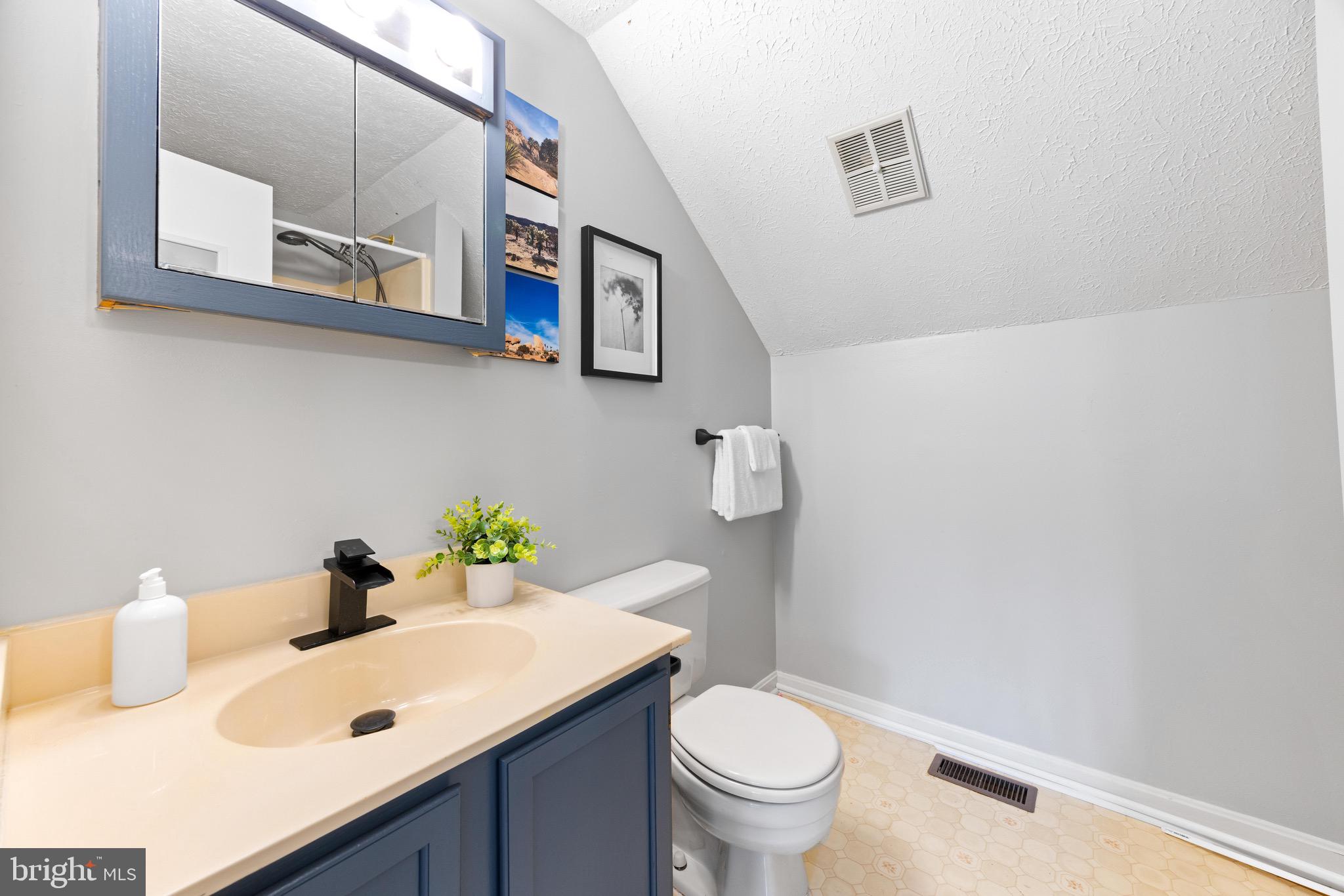 OLD FIELDS - Residential