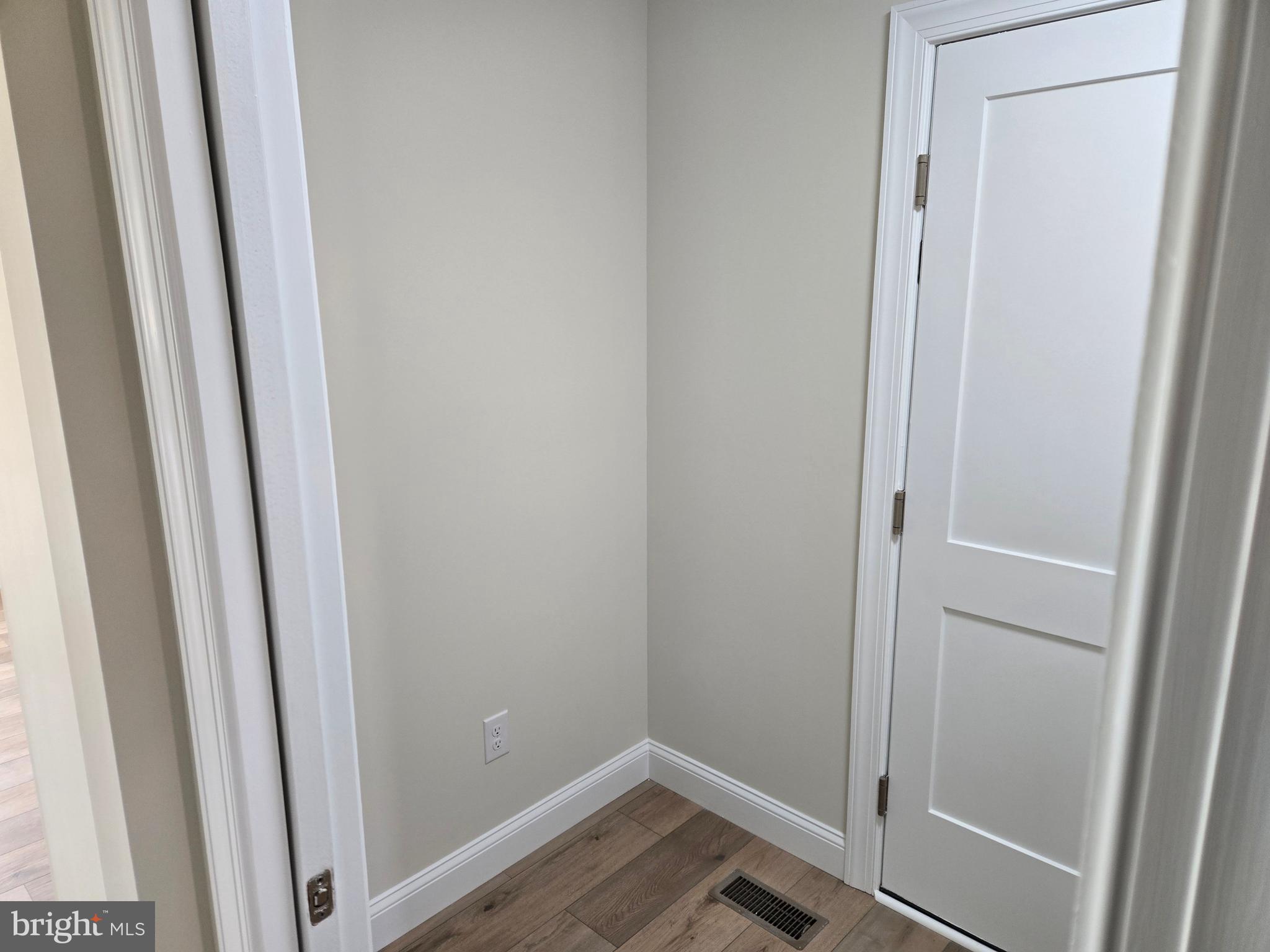 HICKORY HOLLOW - Residential