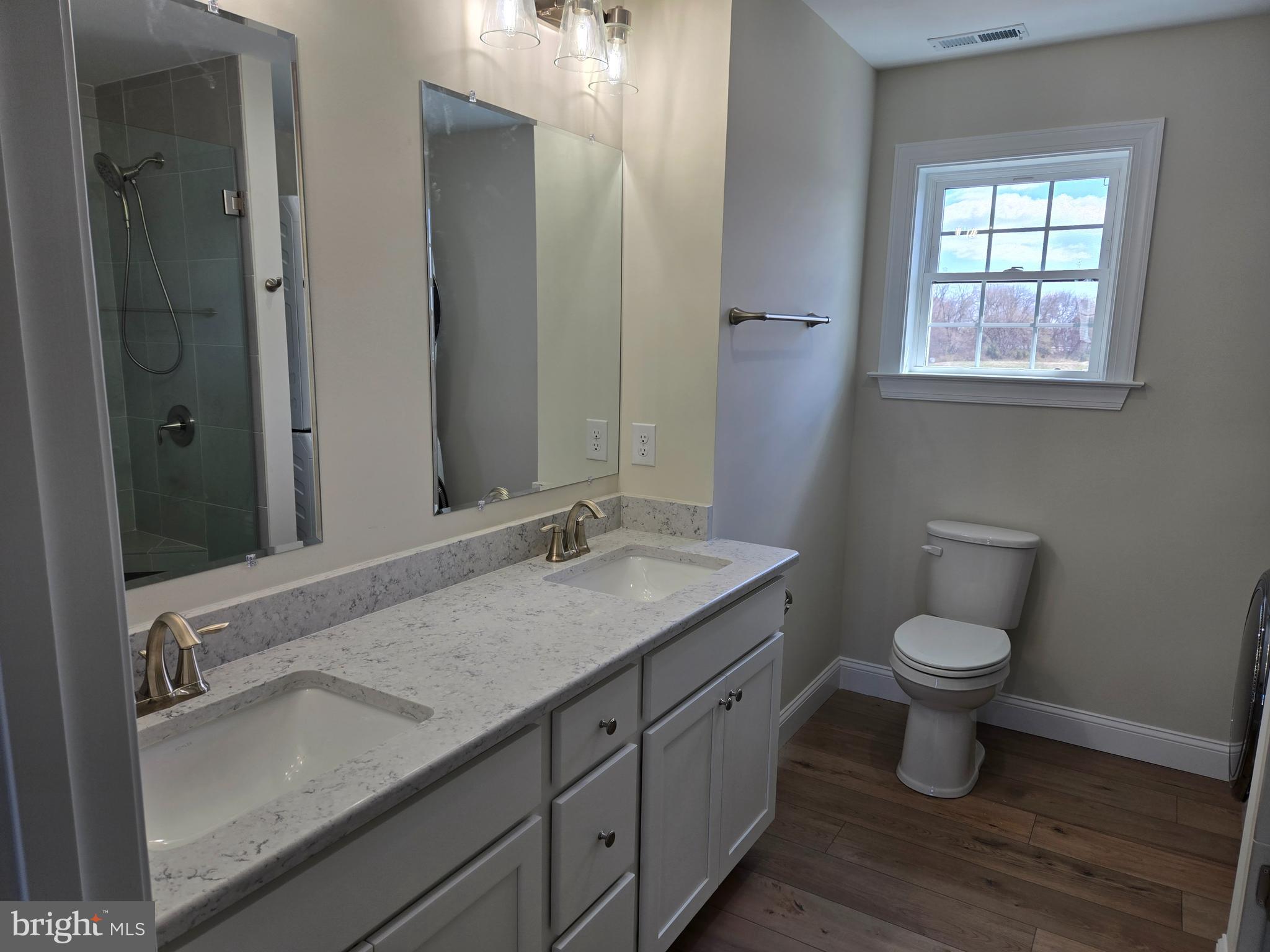 HICKORY HOLLOW - Residential