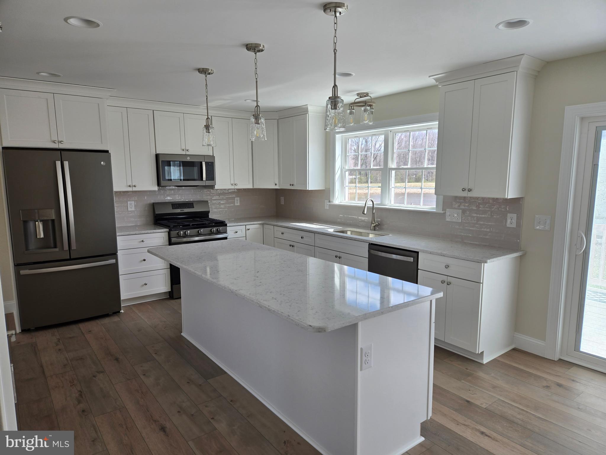 HICKORY HOLLOW - Residential