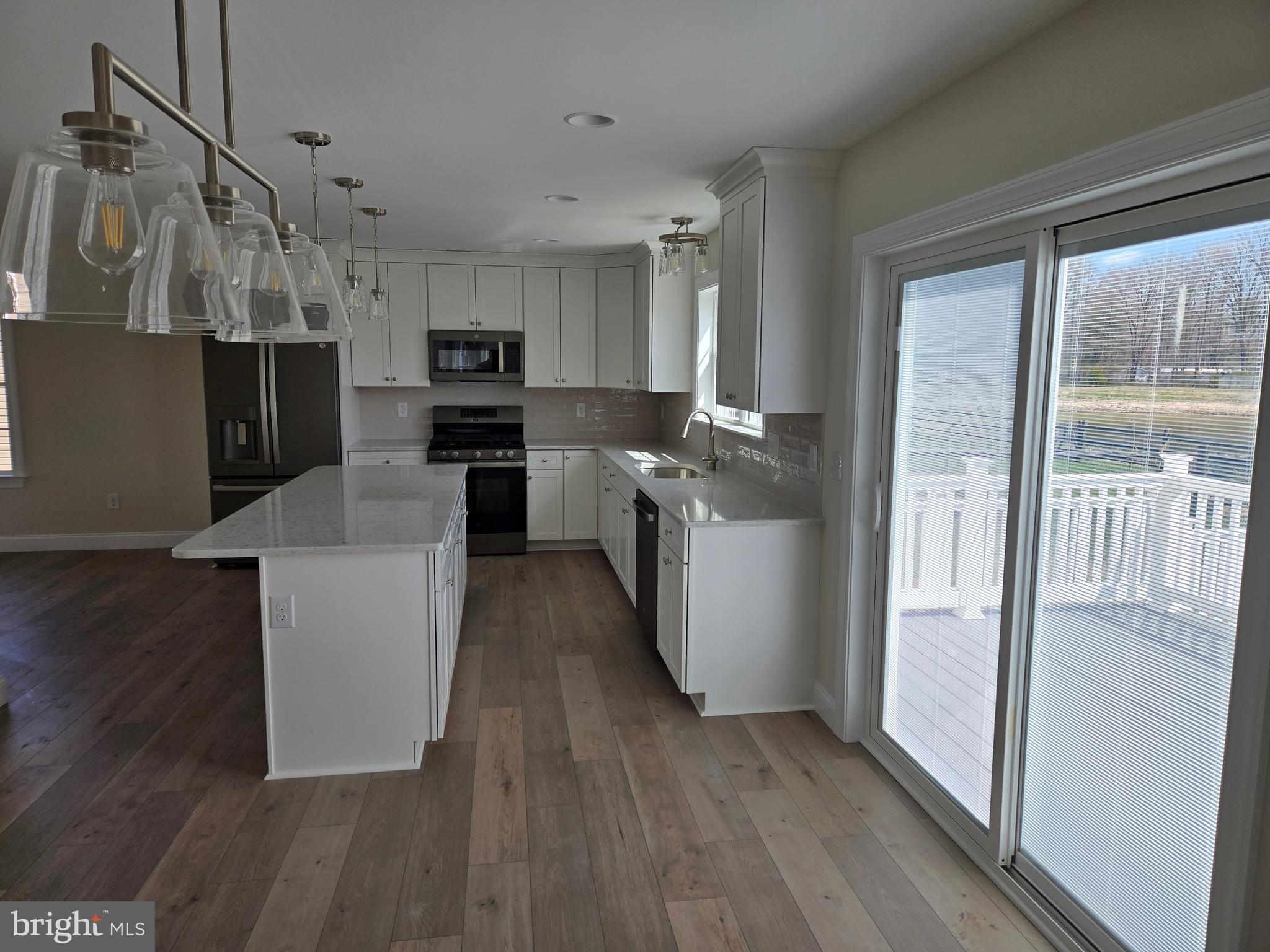 HICKORY HOLLOW - Residential