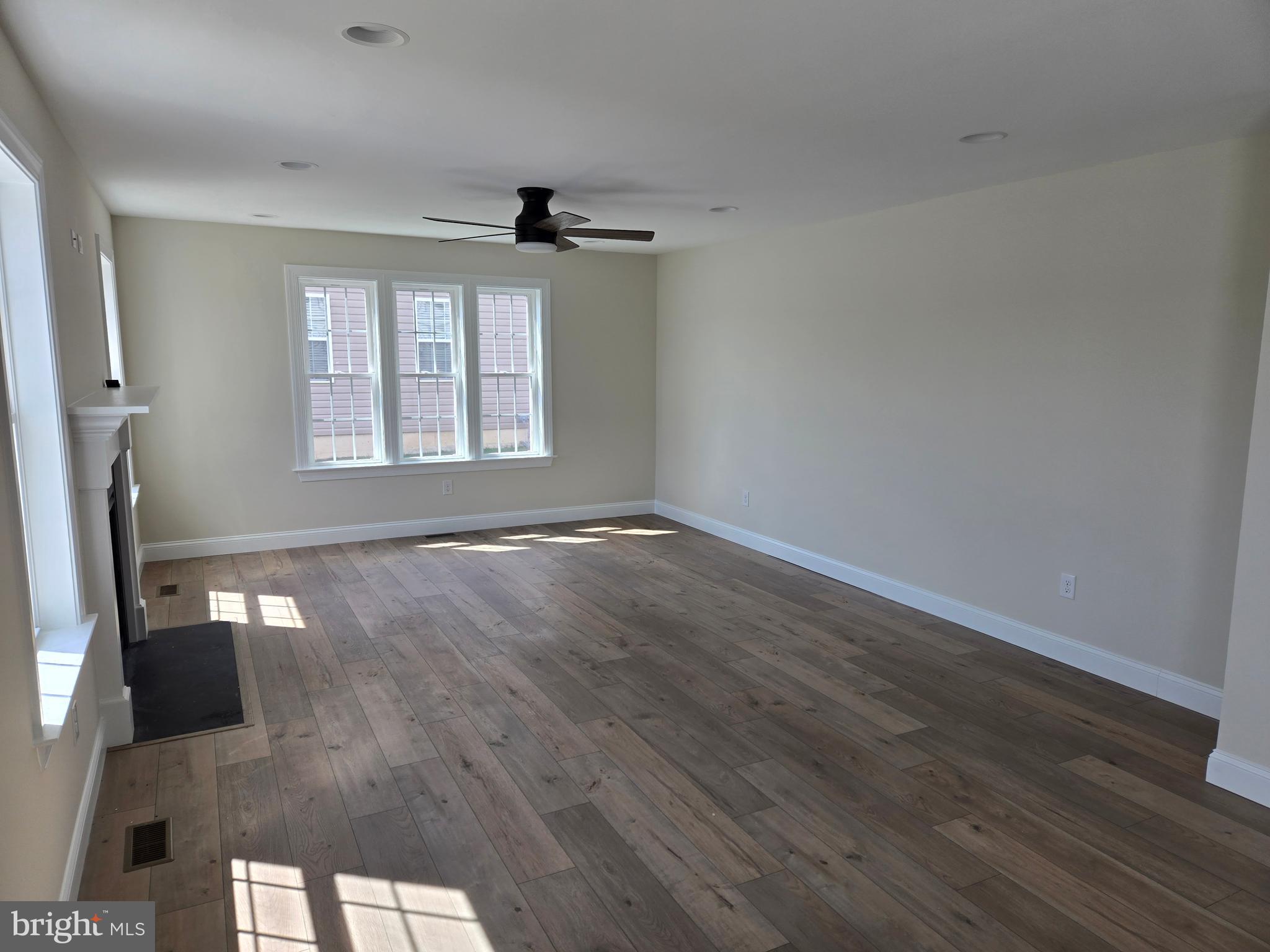 HICKORY HOLLOW - Residential