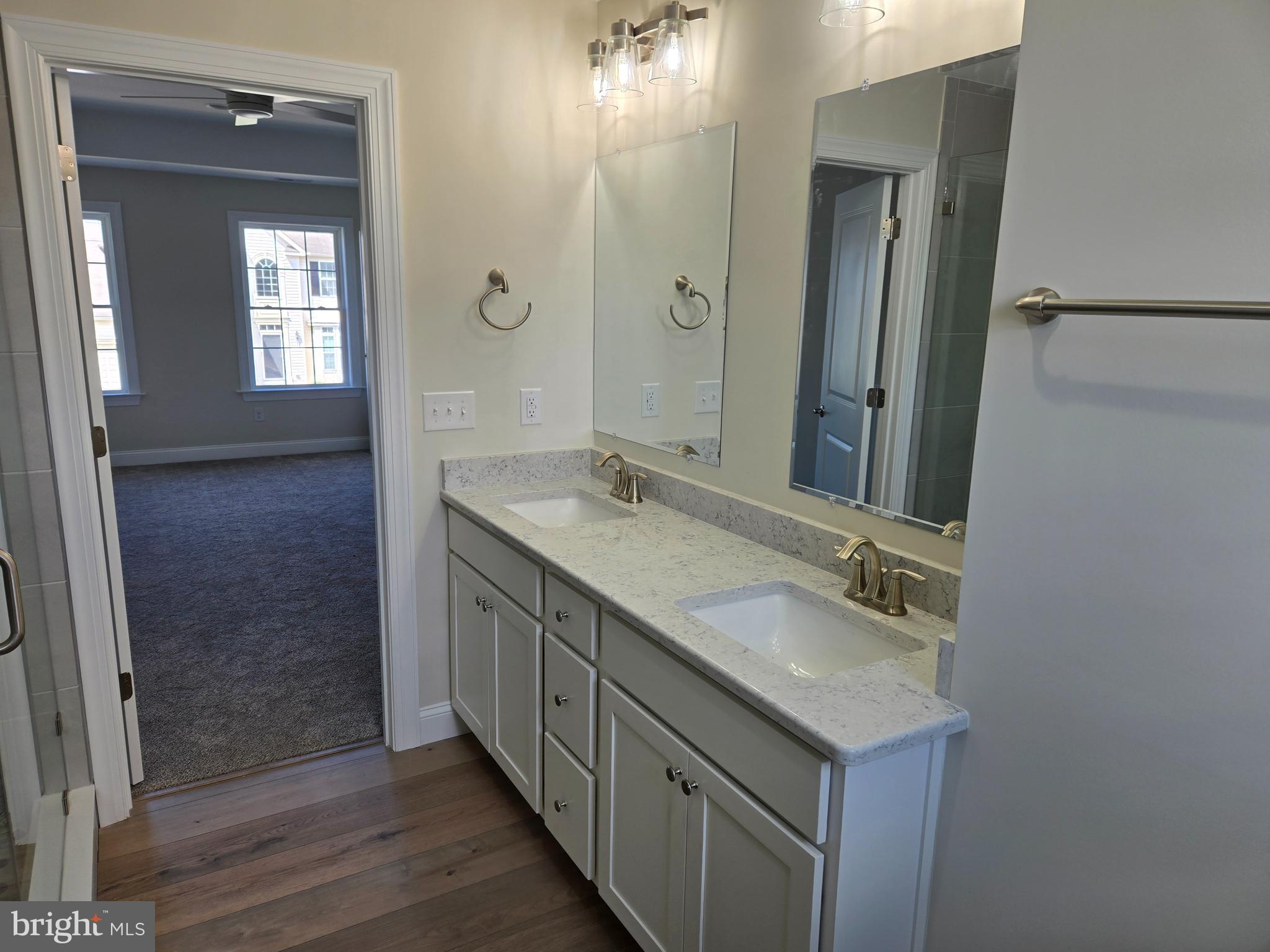 HICKORY HOLLOW - Residential