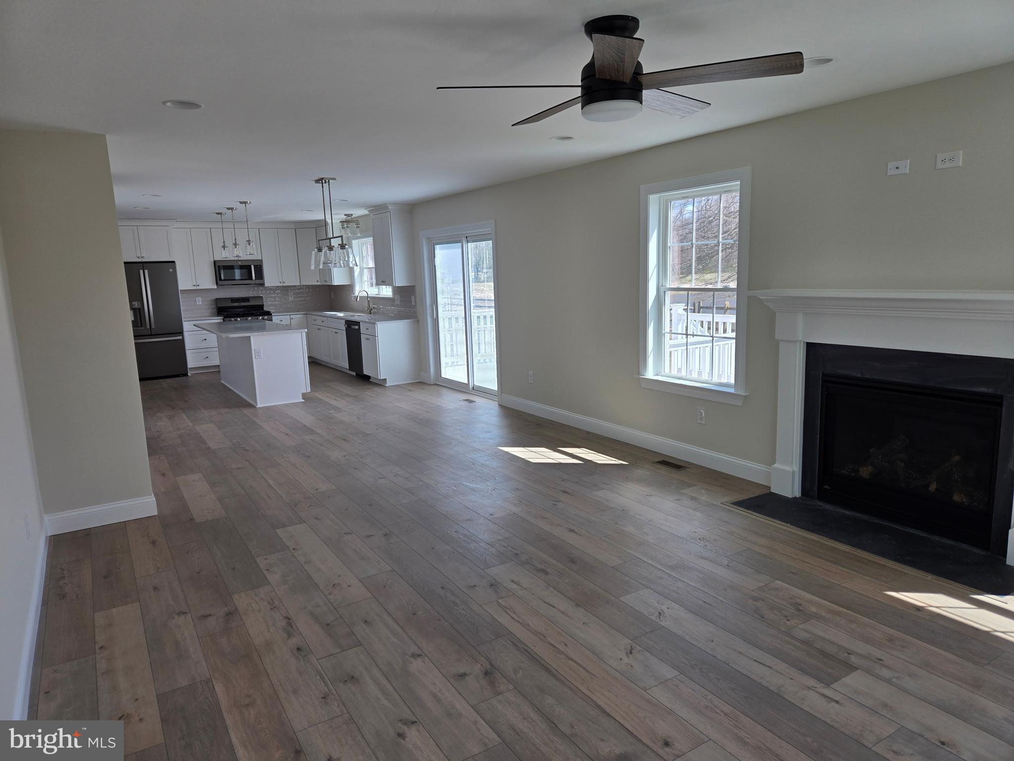 HICKORY HOLLOW - Residential