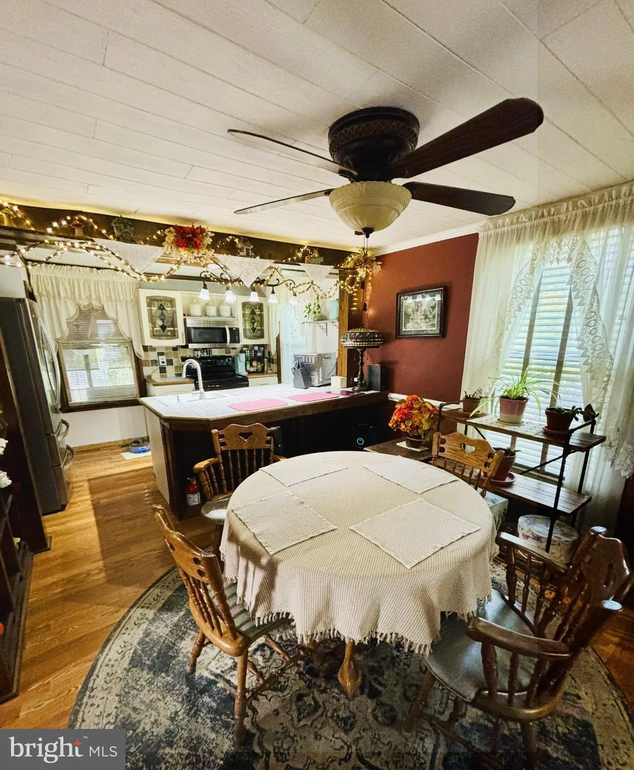 Lindenwold, New Jersey 08021, United States, 3 Bedrooms Bedrooms, ,2 BathroomsBathrooms,Residential,Active,218393