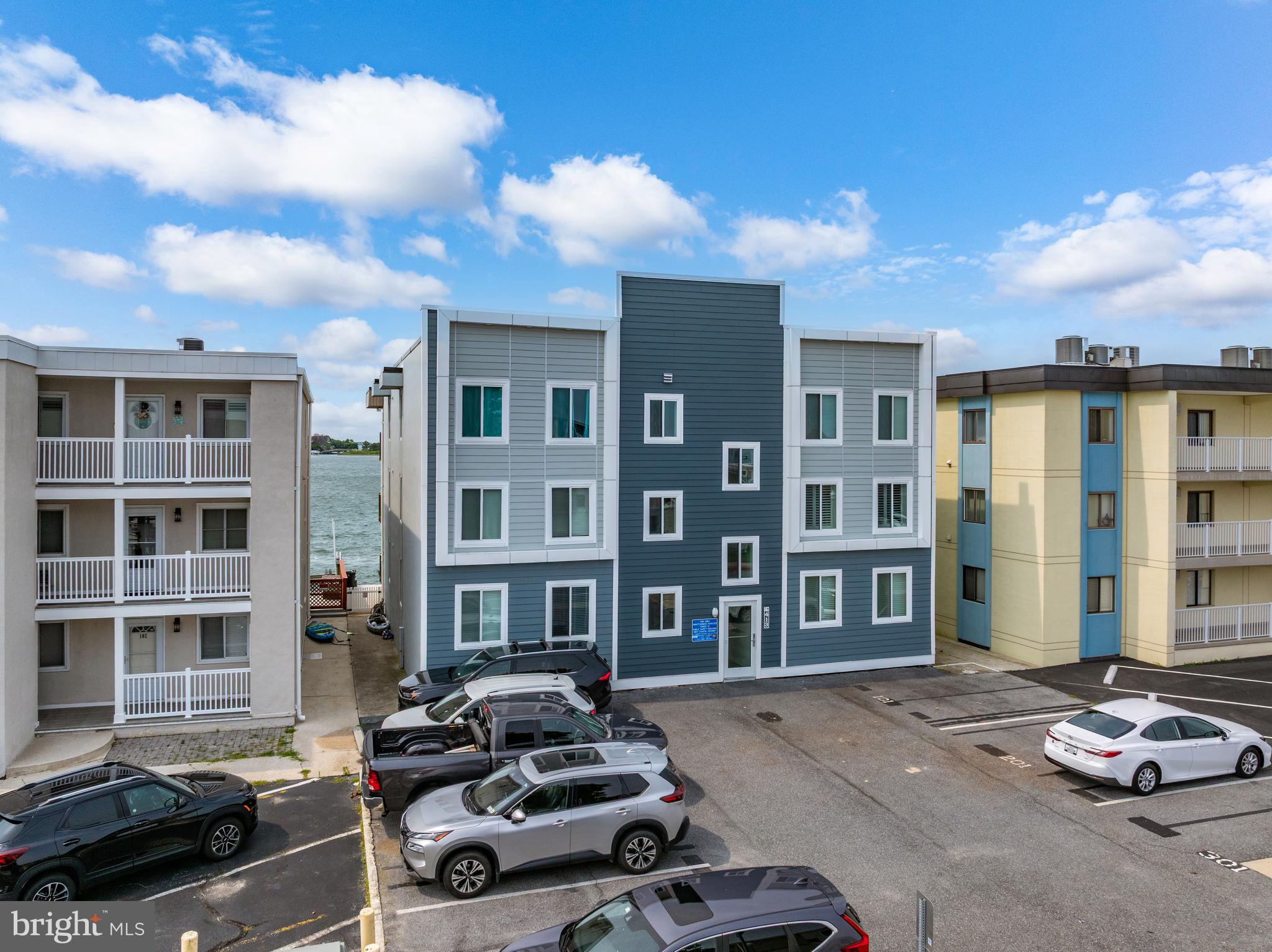 413 BAYSHORE DRIVE 201