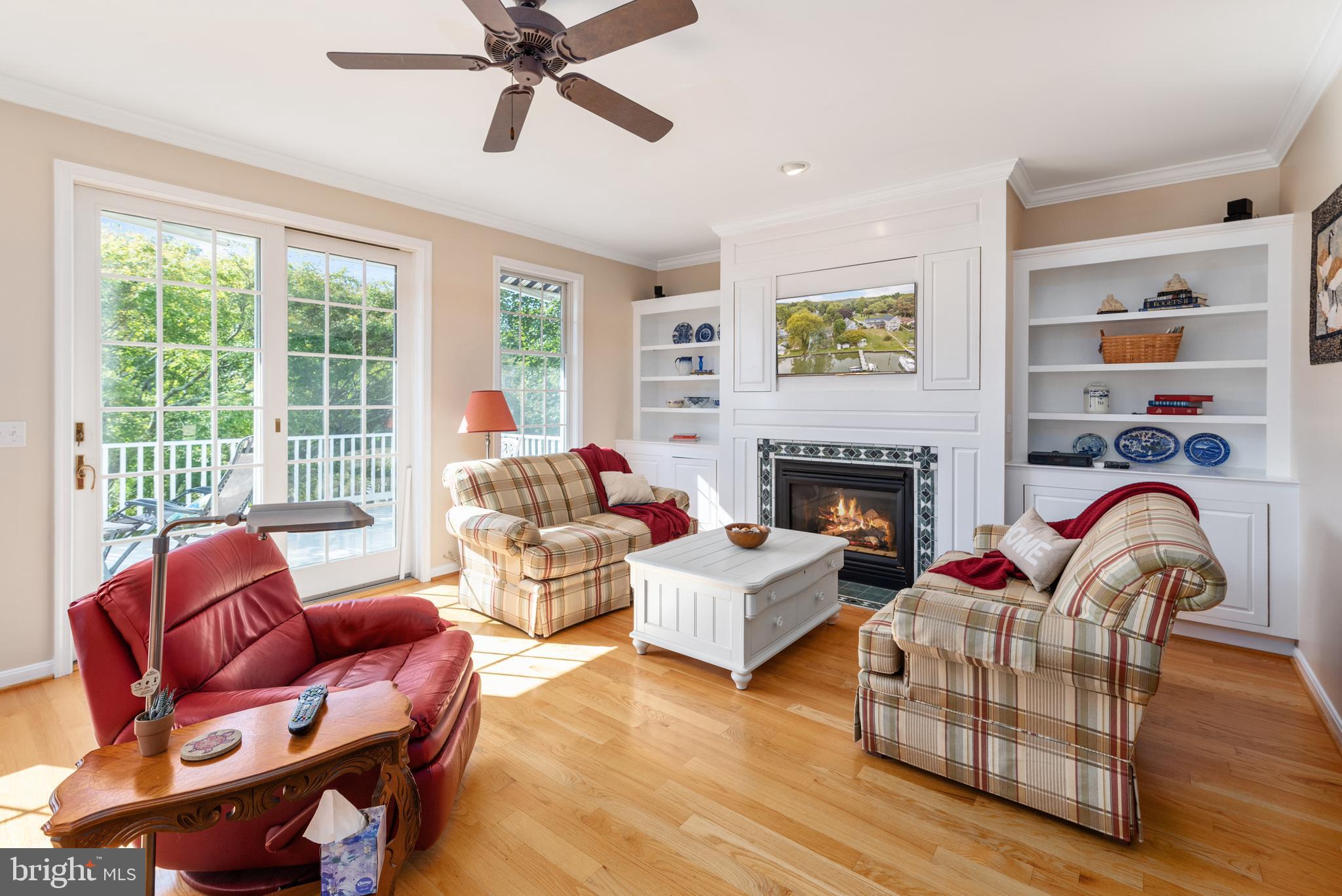 WHITEHALL BEACH - Residential