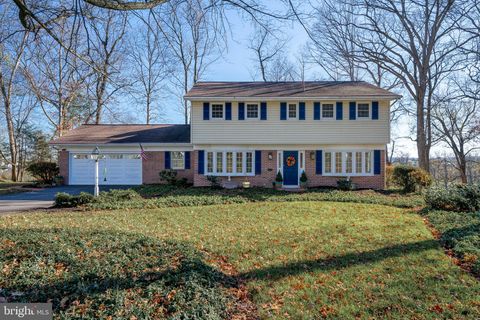 Photo of 190 WESTVIEW DR, ELIZABETHTOWN, PA 17022 (MLS # PALA2028006)