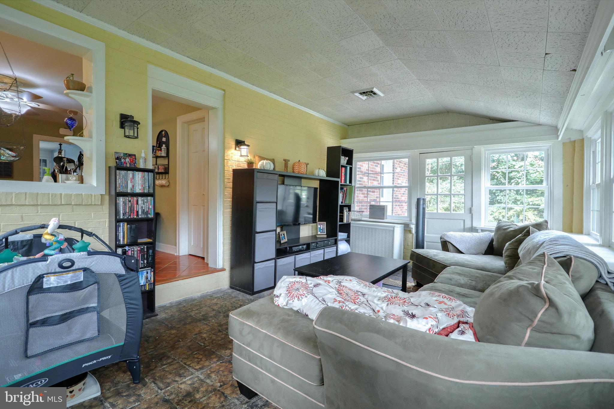 YORK COLLEGE - Residential