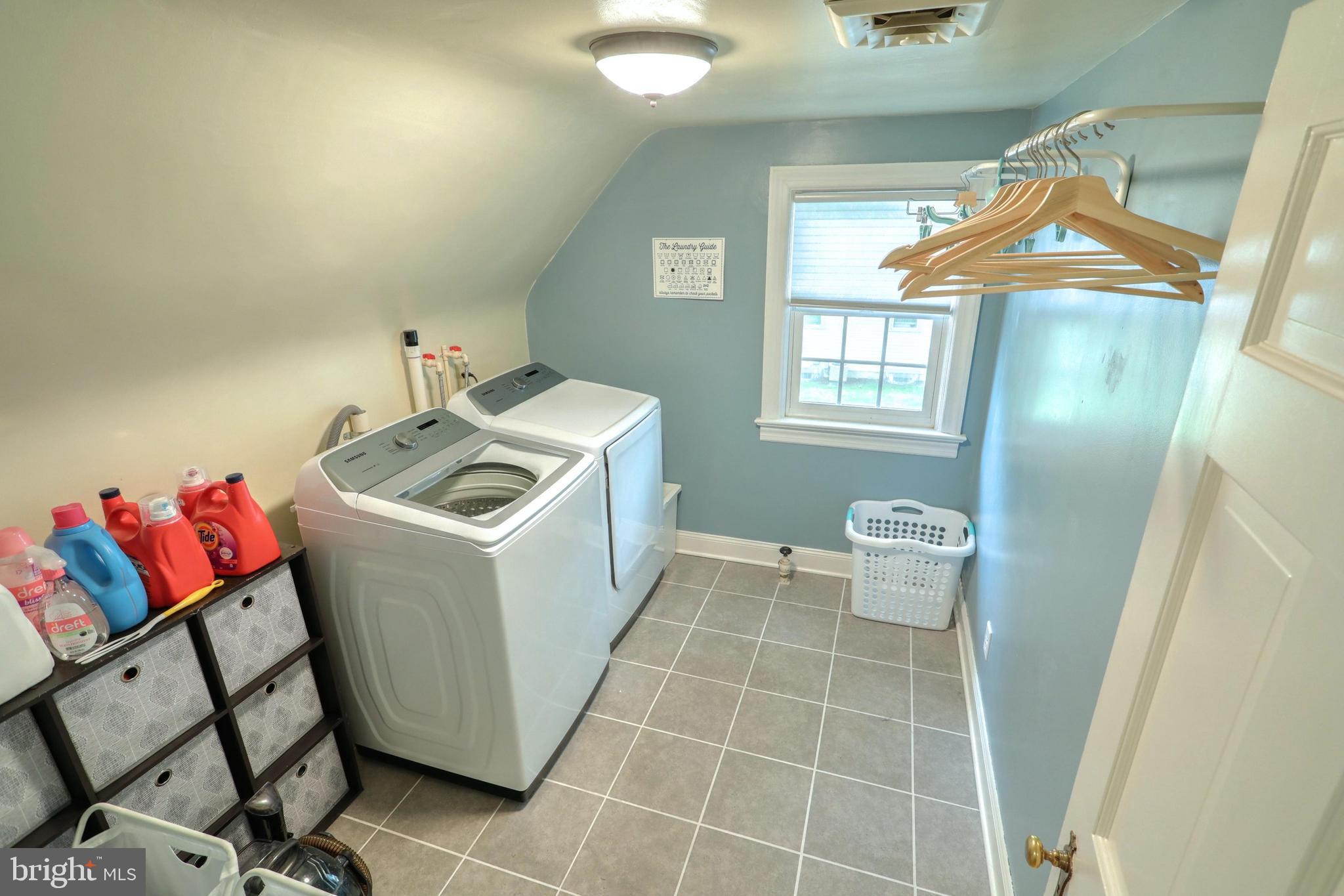 YORK COLLEGE - Residential