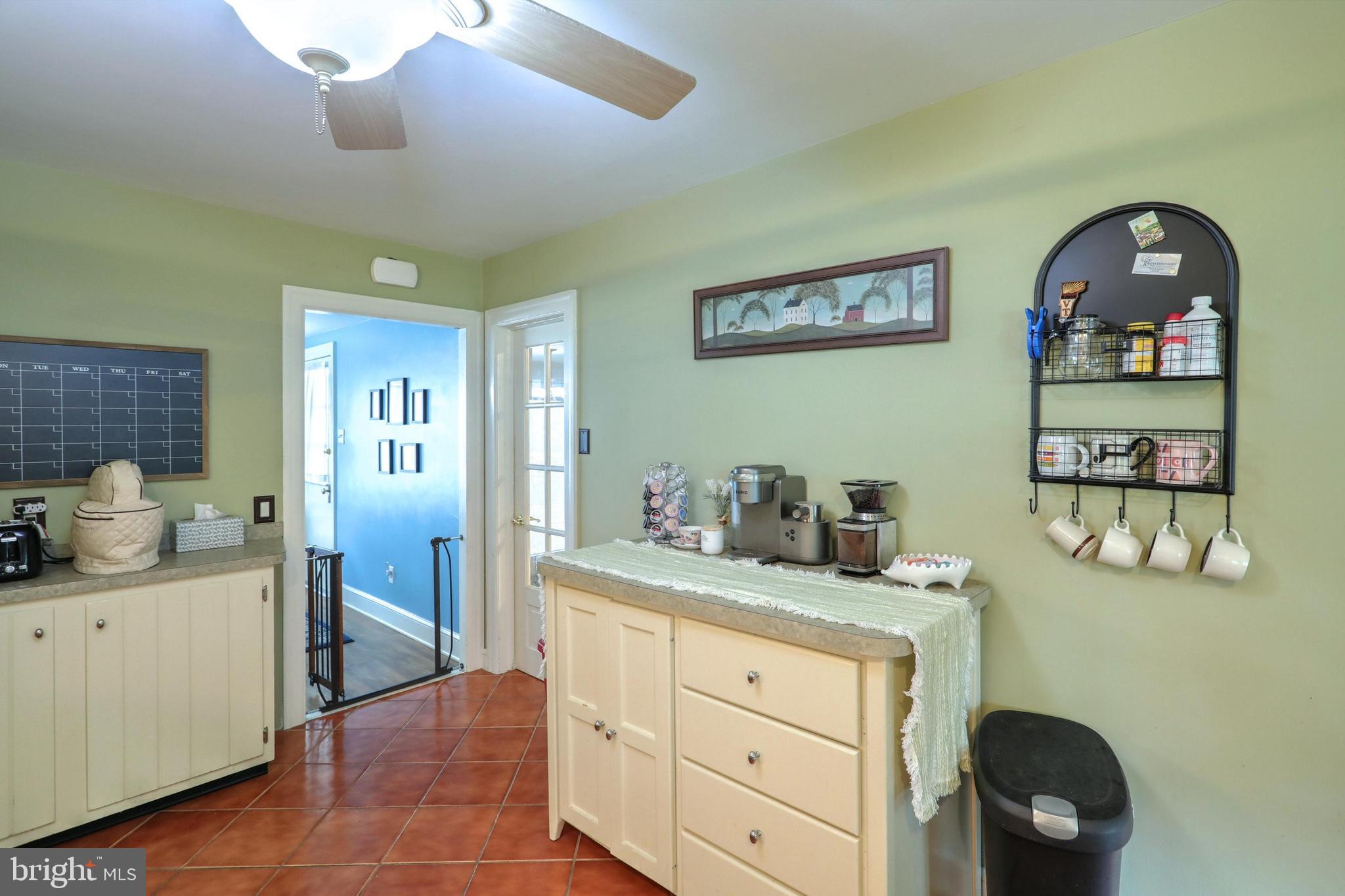 YORK COLLEGE - Residential