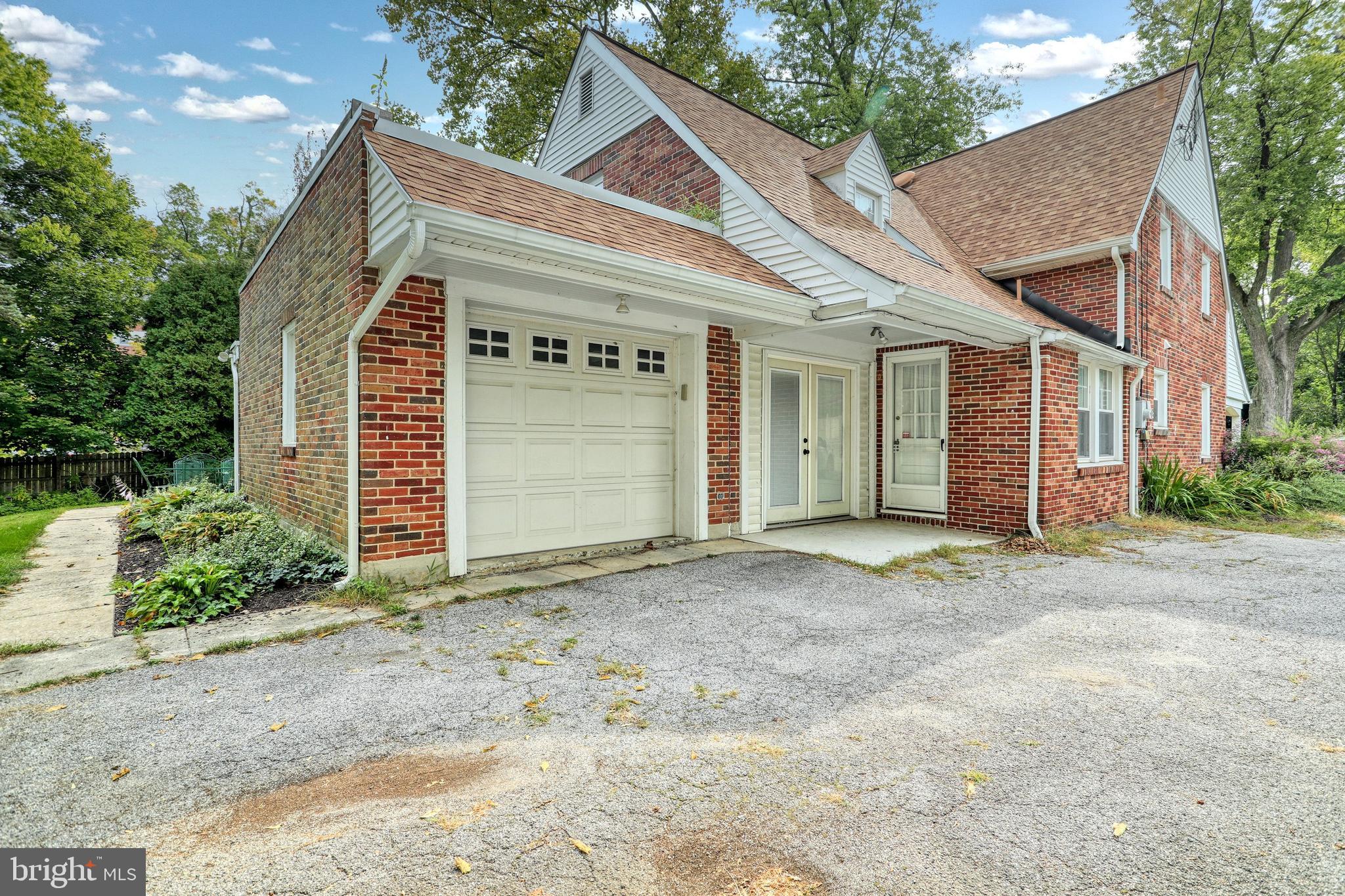 YORK COLLEGE - Residential