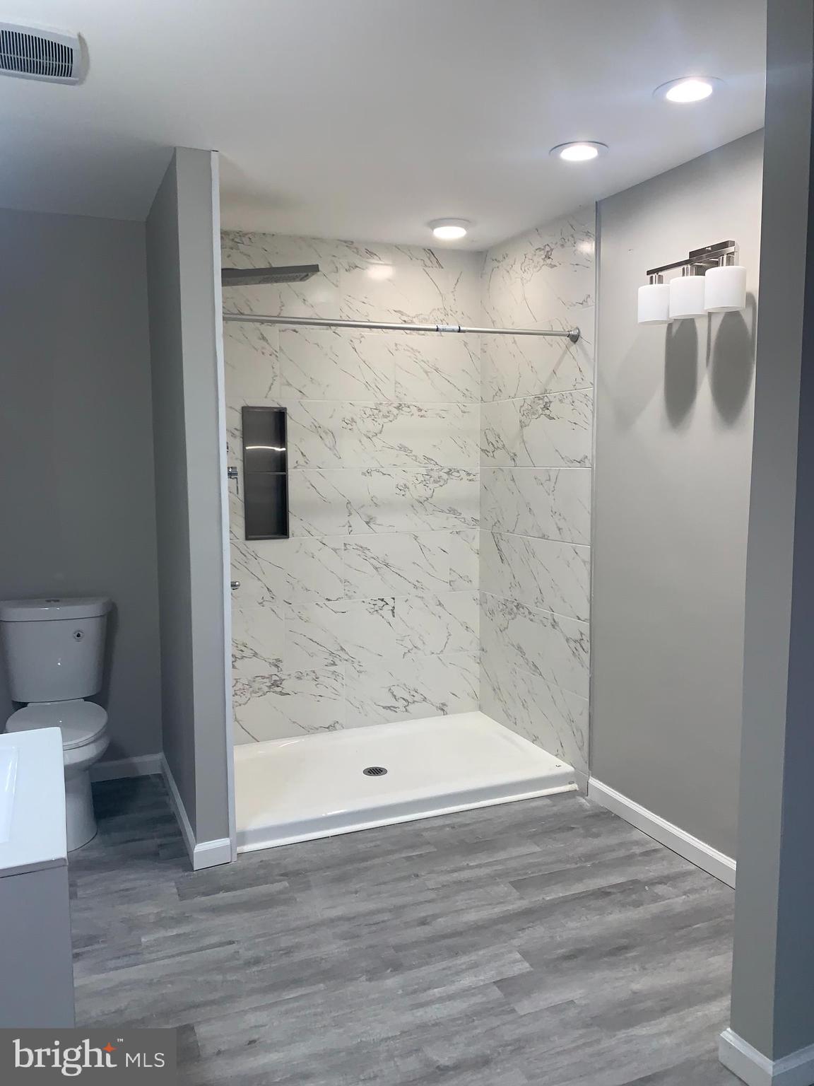 FOX CHASE - Residential