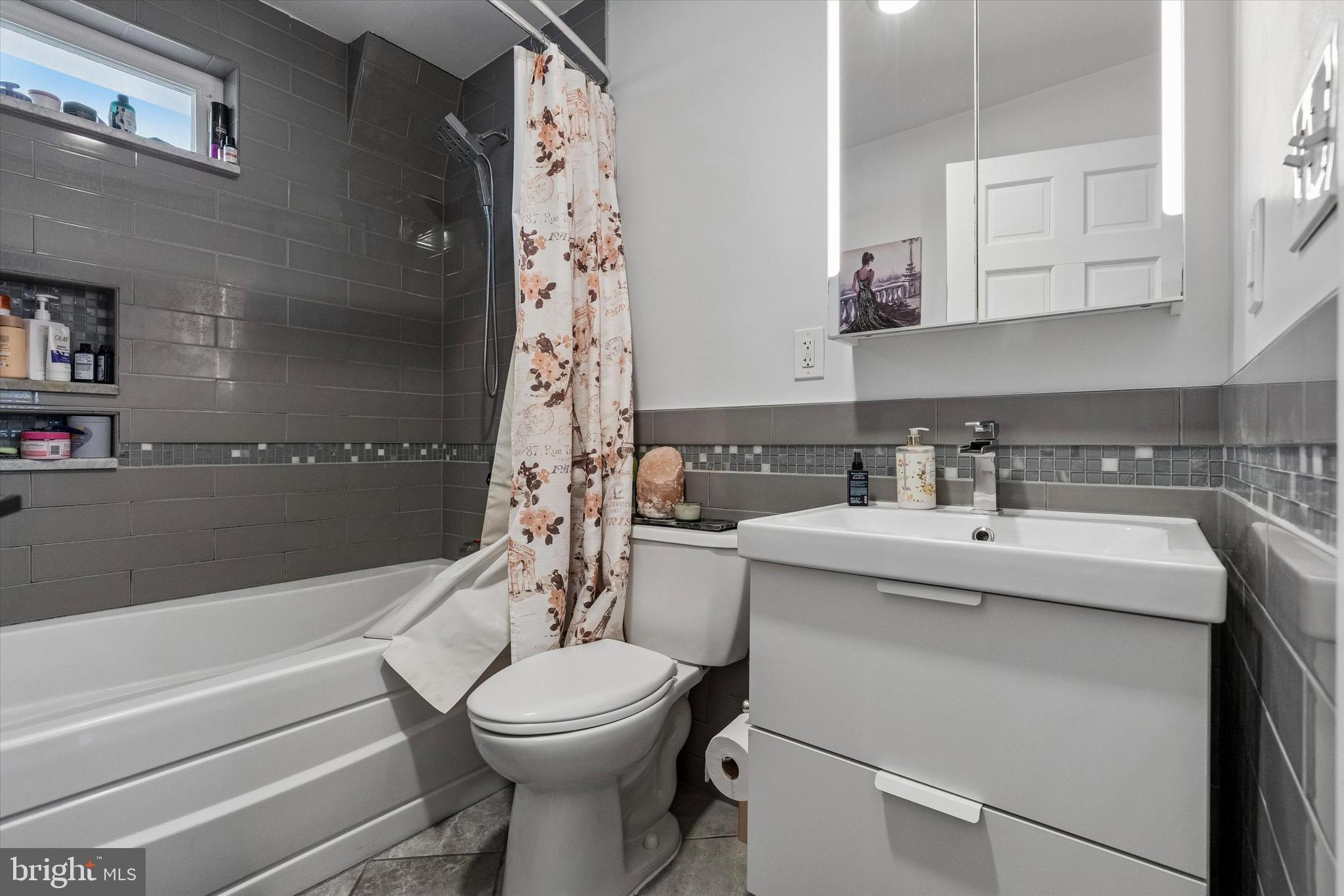 FOX CHASE - Residential