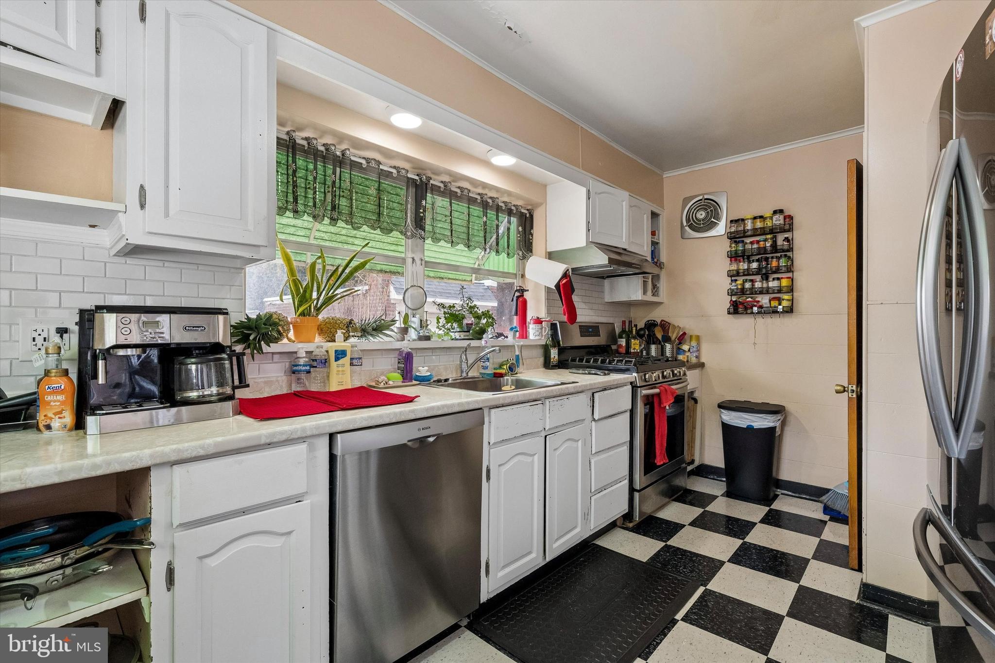 FOX CHASE - Residential