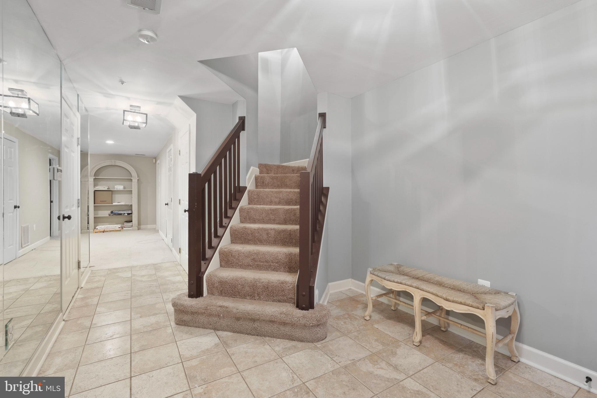 SUMMIT CHASE - Residential