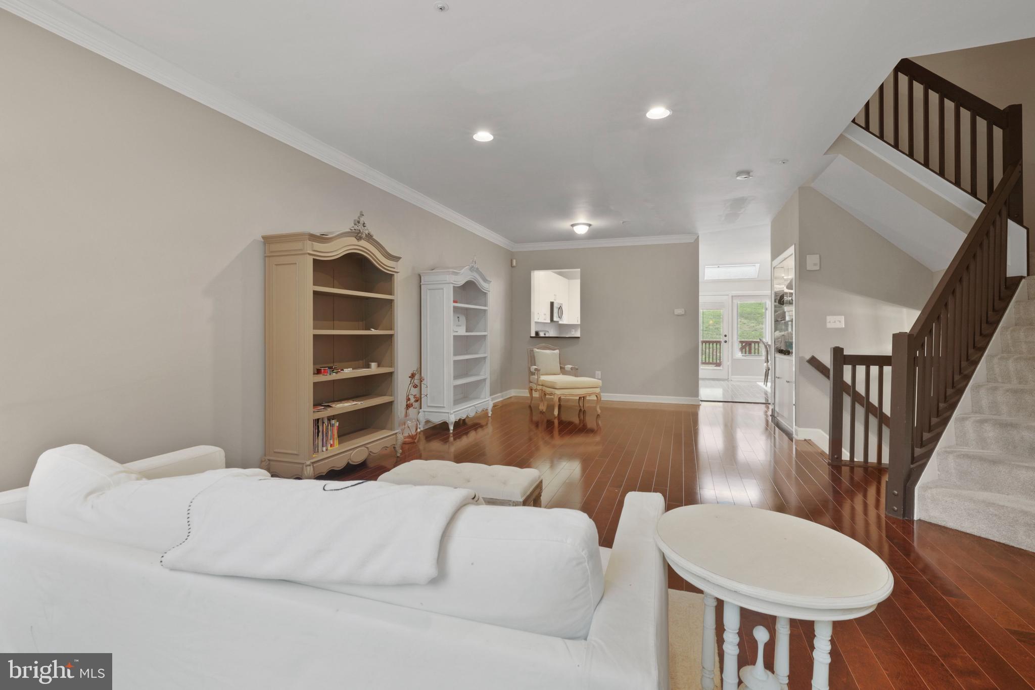 SUMMIT CHASE - Residential