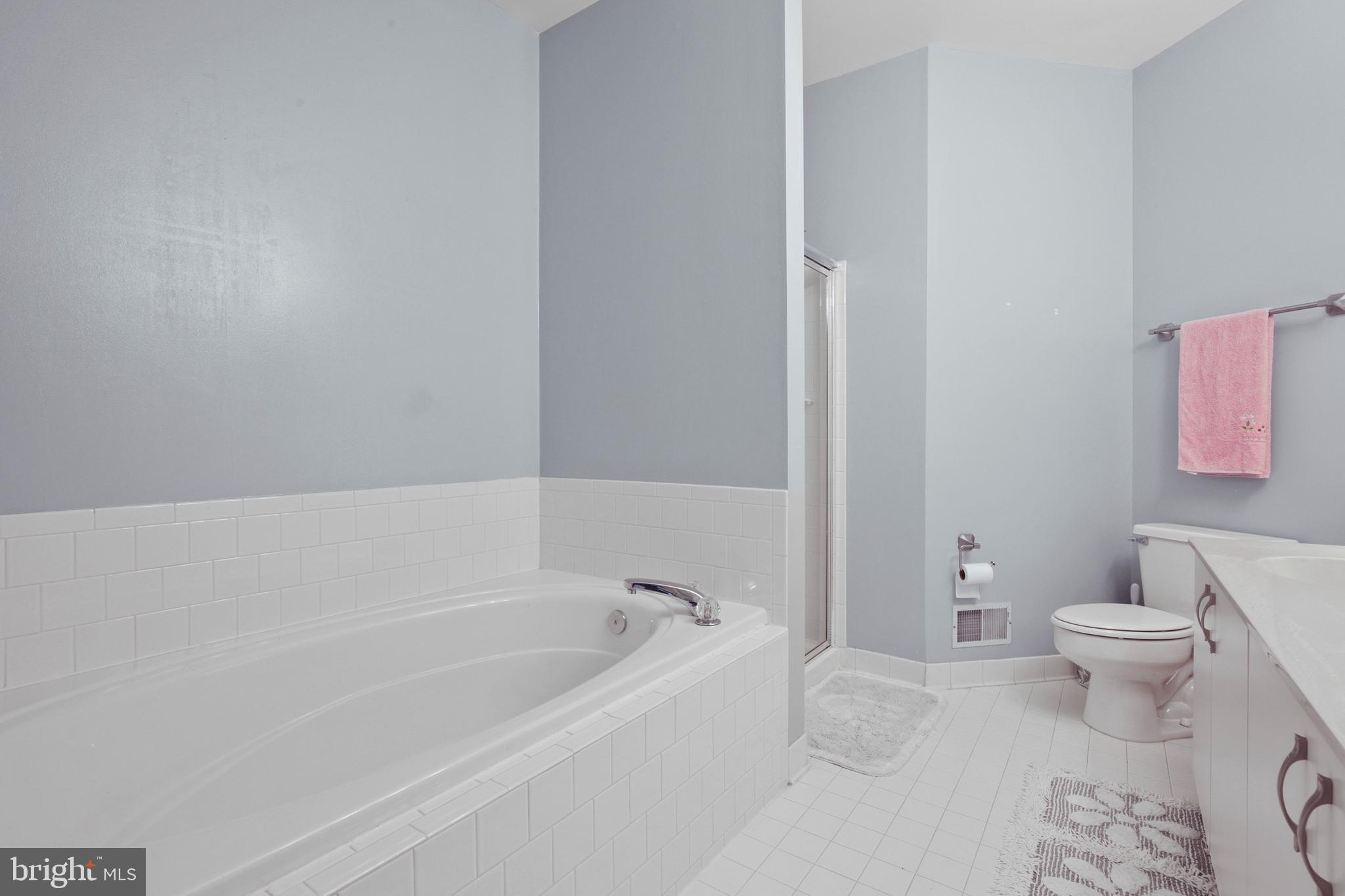 SUMMIT CHASE - Residential