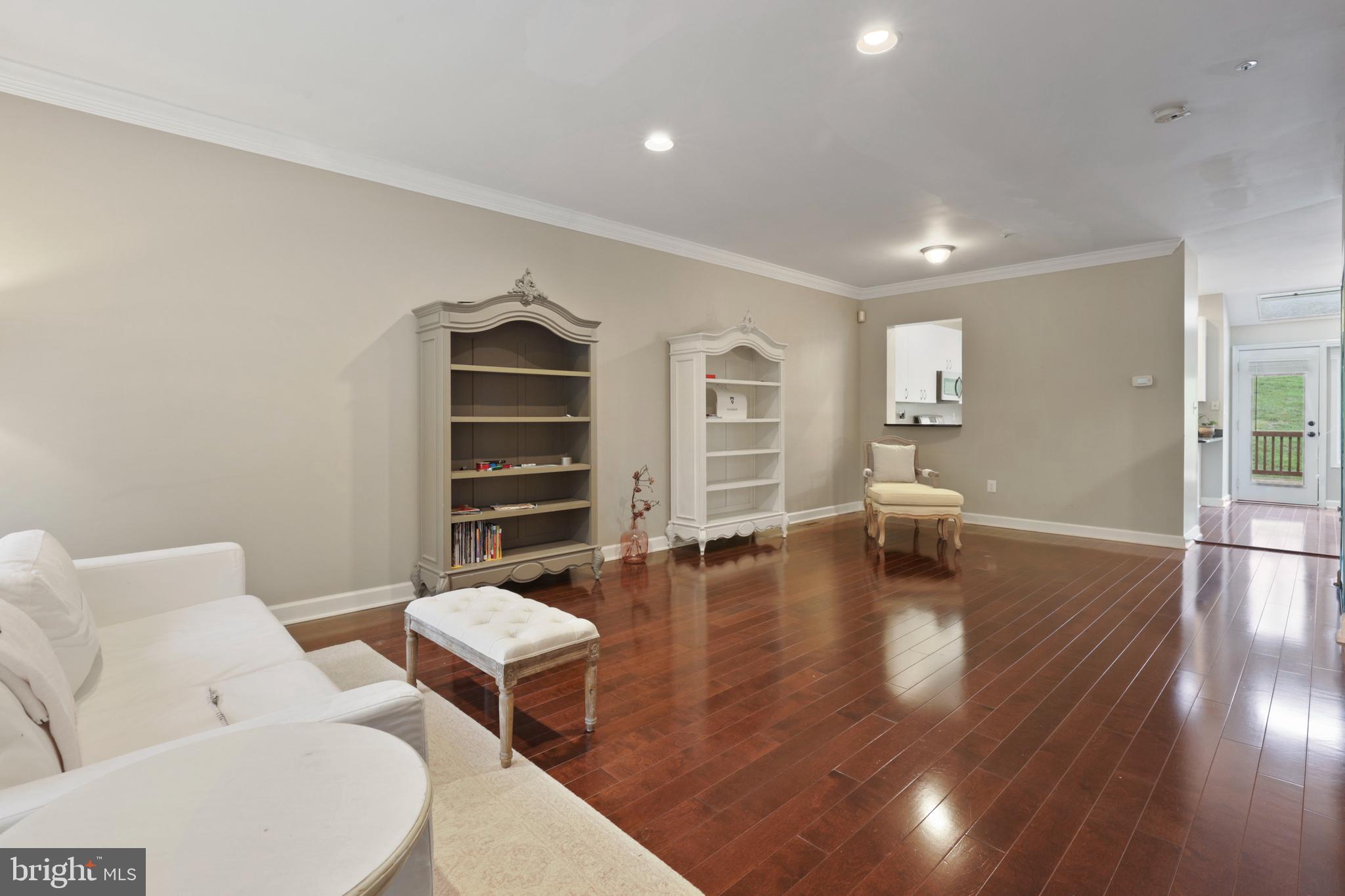 SUMMIT CHASE - Residential