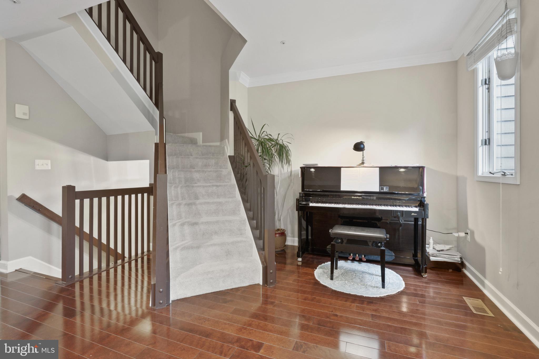 SUMMIT CHASE - Residential