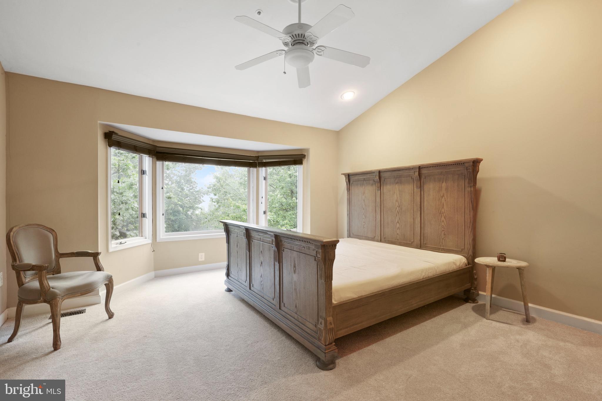 SUMMIT CHASE - Residential