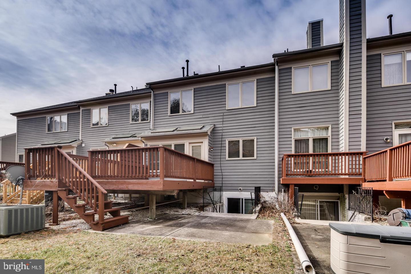 SUMMIT CHASE - Residential