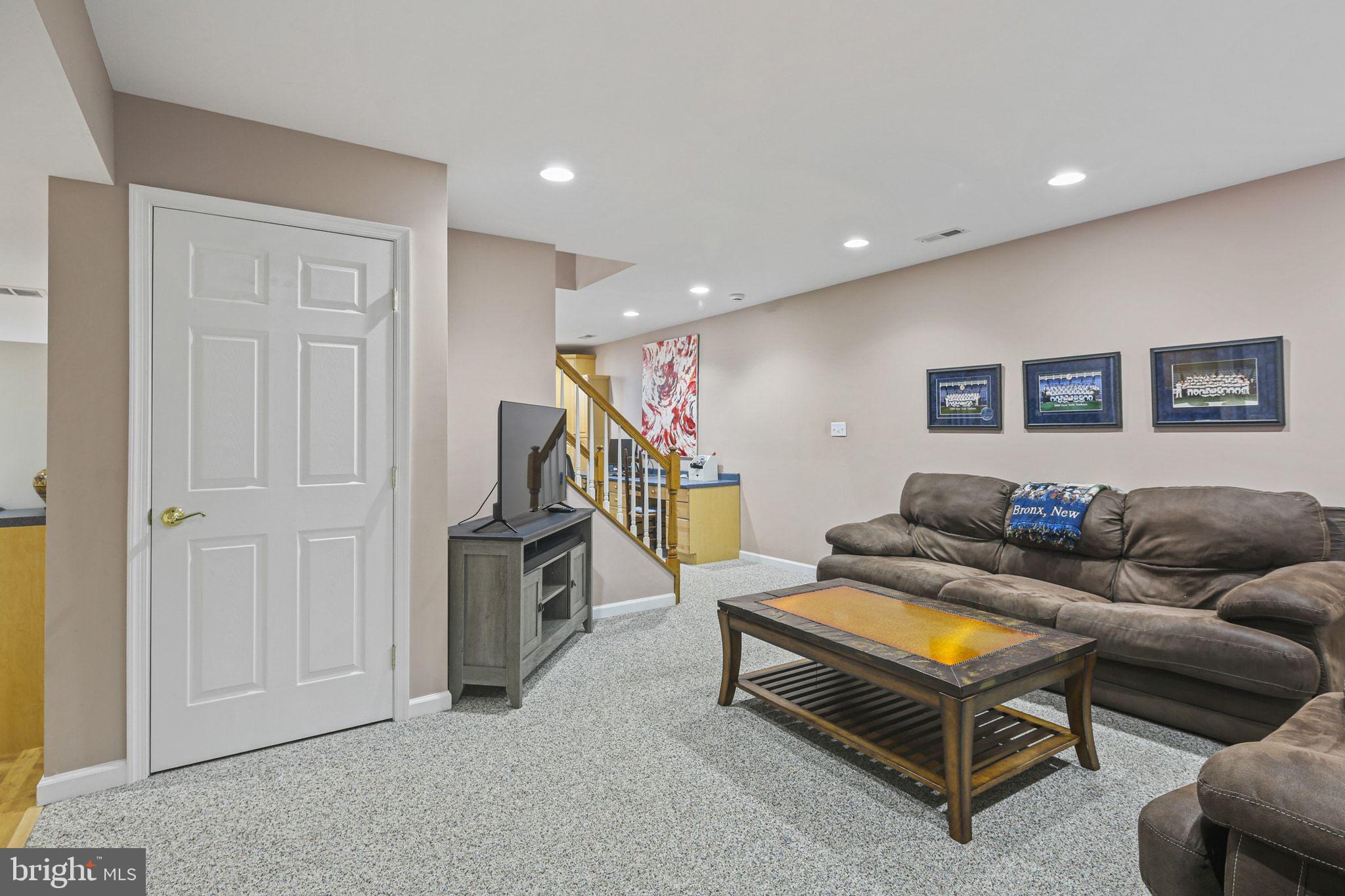 MERRYMAN HEIGHTS - Residential