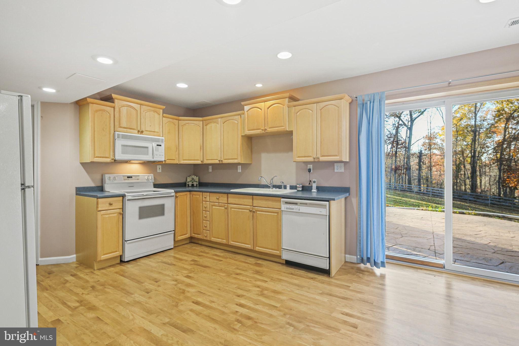 MERRYMAN HEIGHTS - Residential