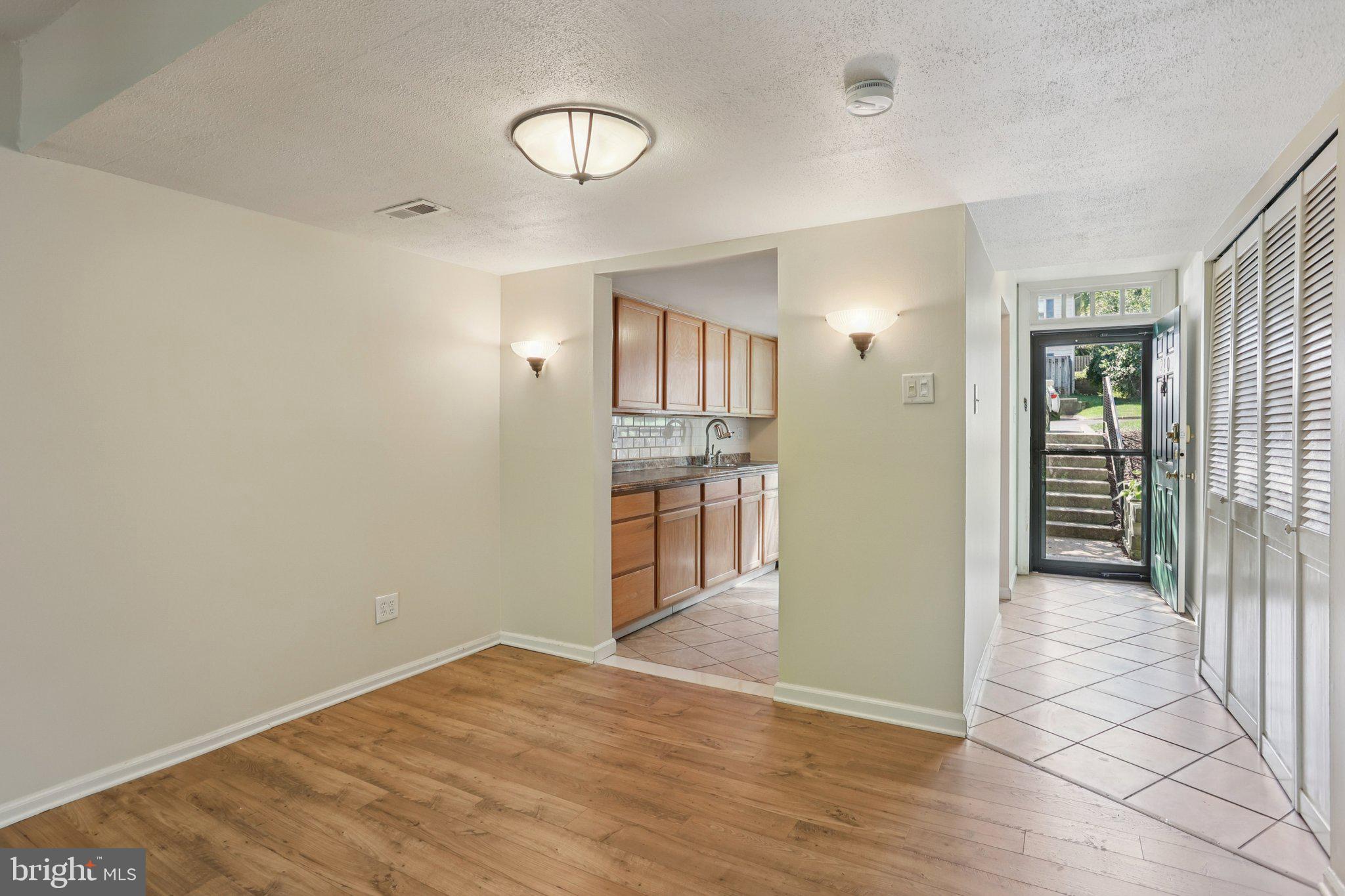 CHATHAM VIL OF TOW - Residential