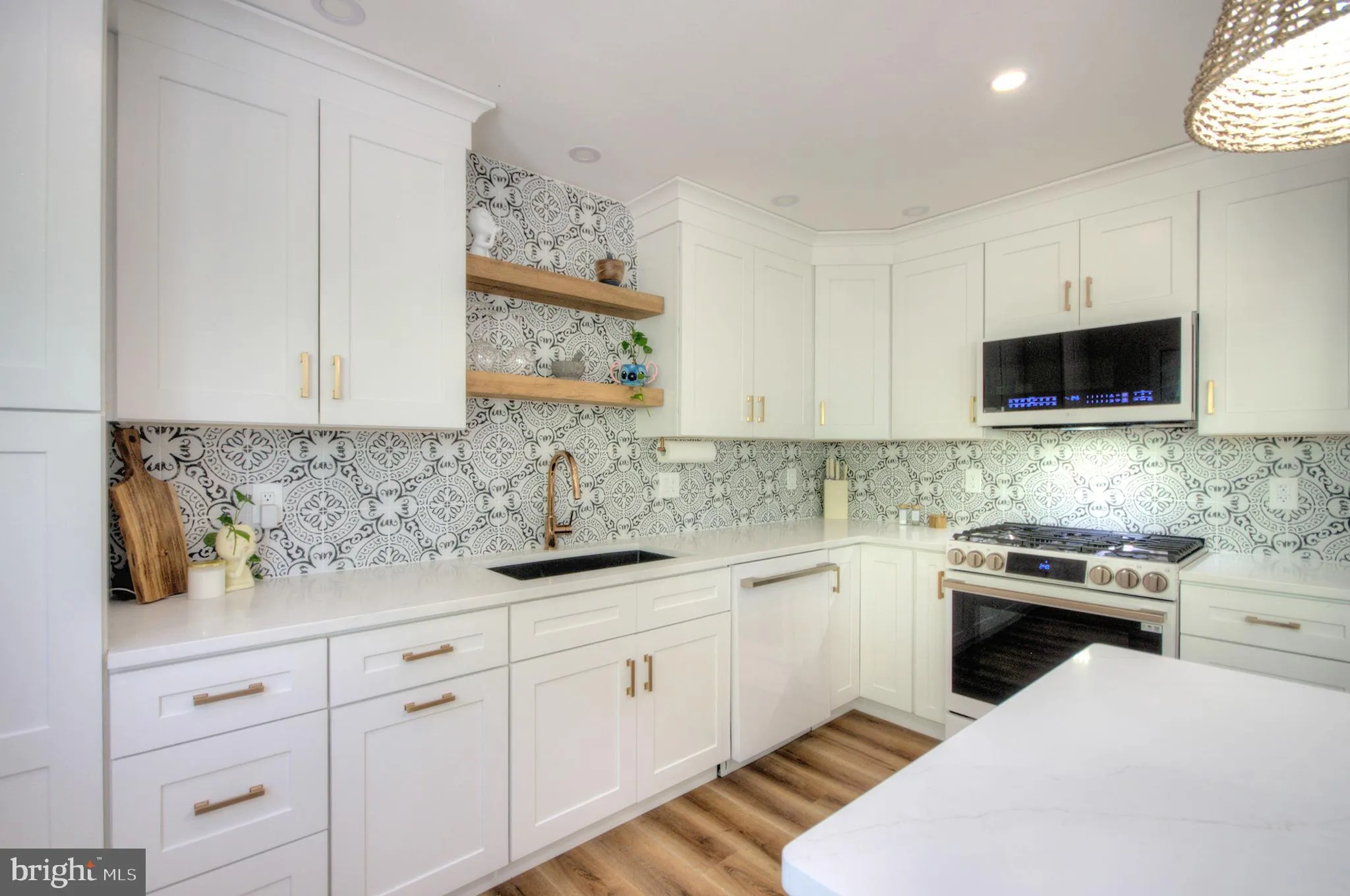 Vineland, New Jersey 08361, United States, 5 Bedrooms Bedrooms, ,3 BathroomsBathrooms,Residential,Active,108183