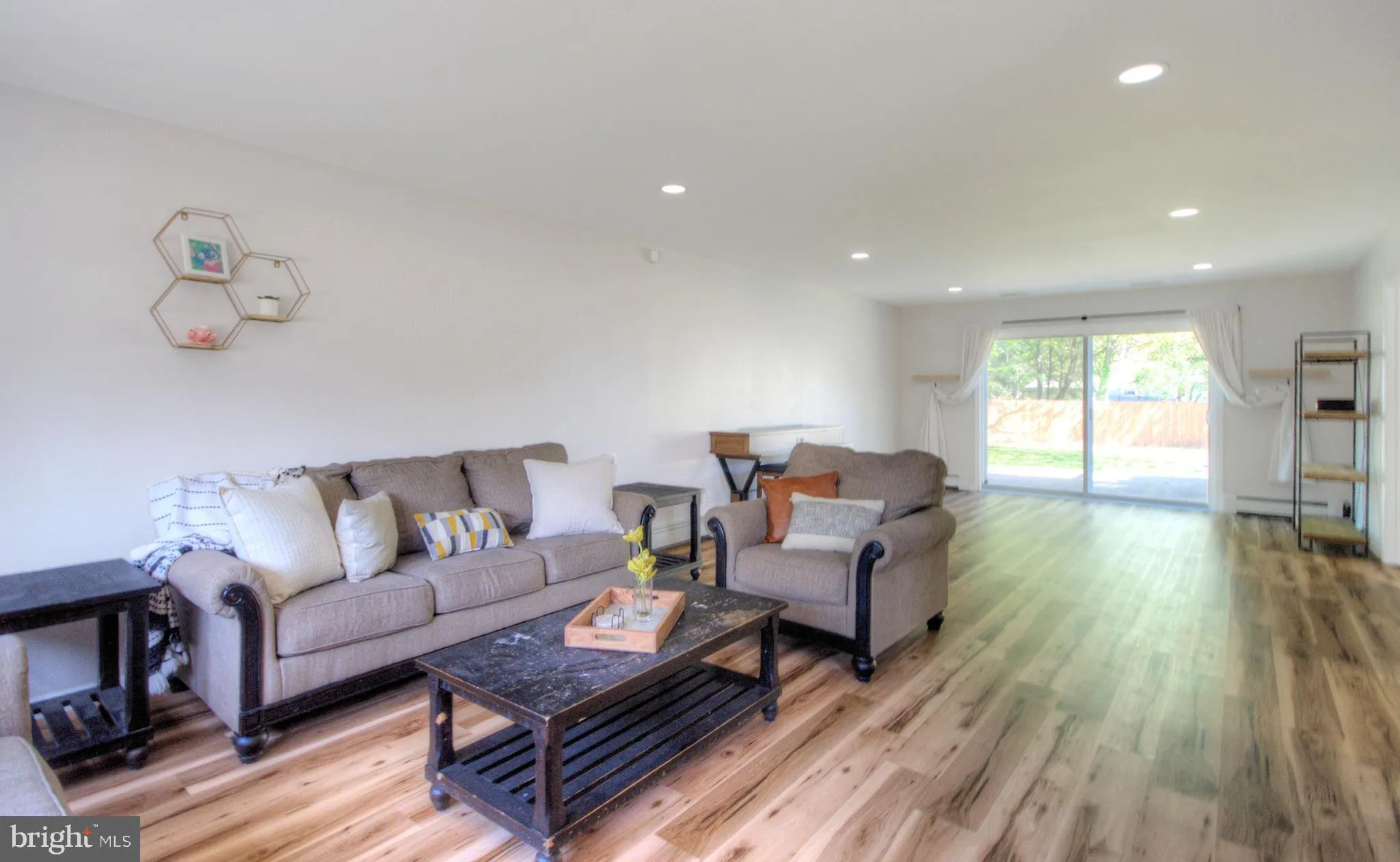 Vineland, New Jersey 08361, United States, 5 Bedrooms Bedrooms, ,3 BathroomsBathrooms,Residential,Active,108183