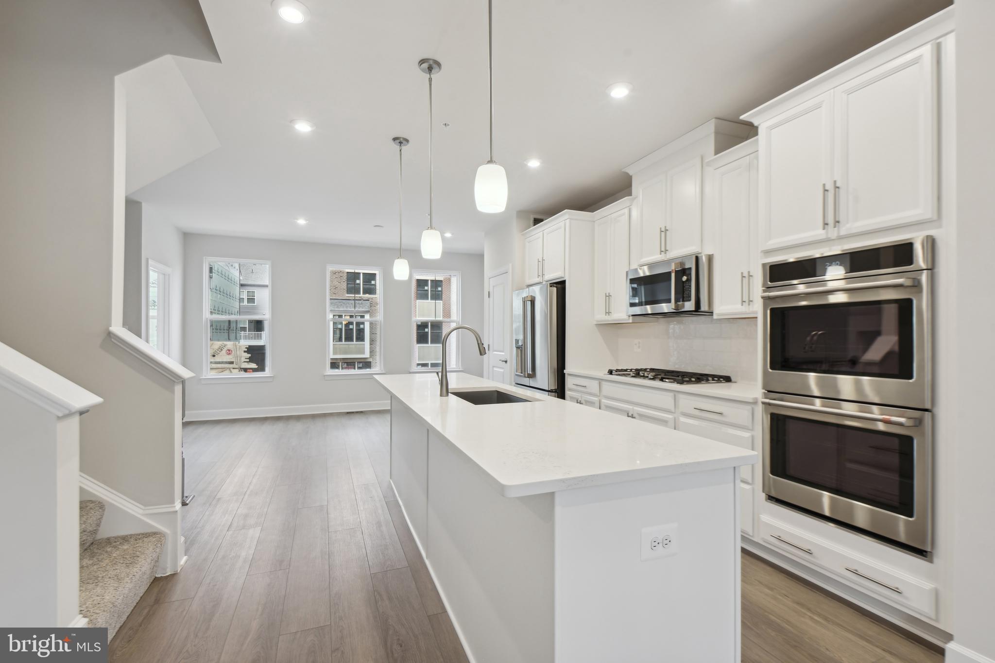 GATEWAY WEST - Residential Lease