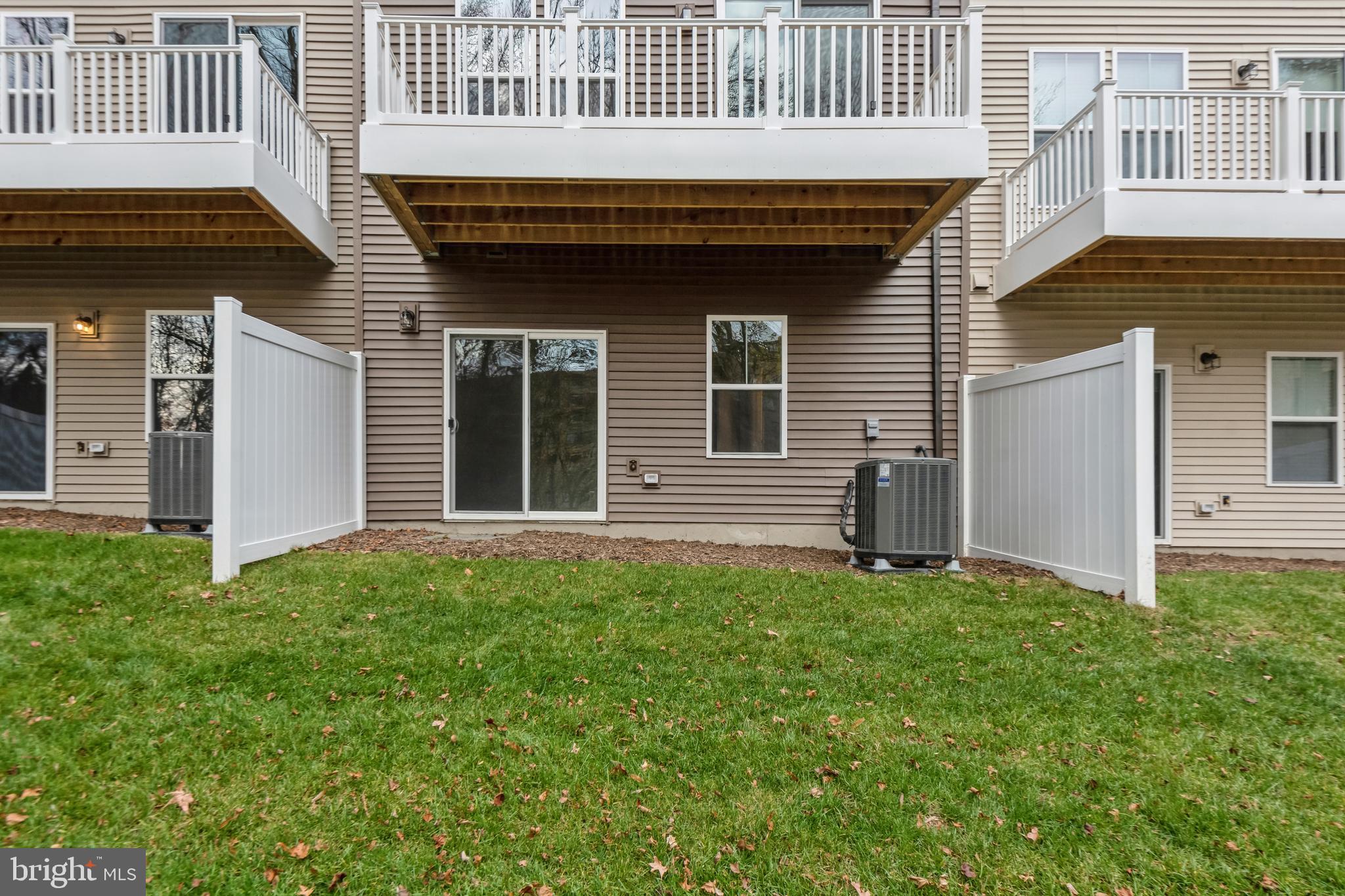 GATEWAY WEST - Residential Lease