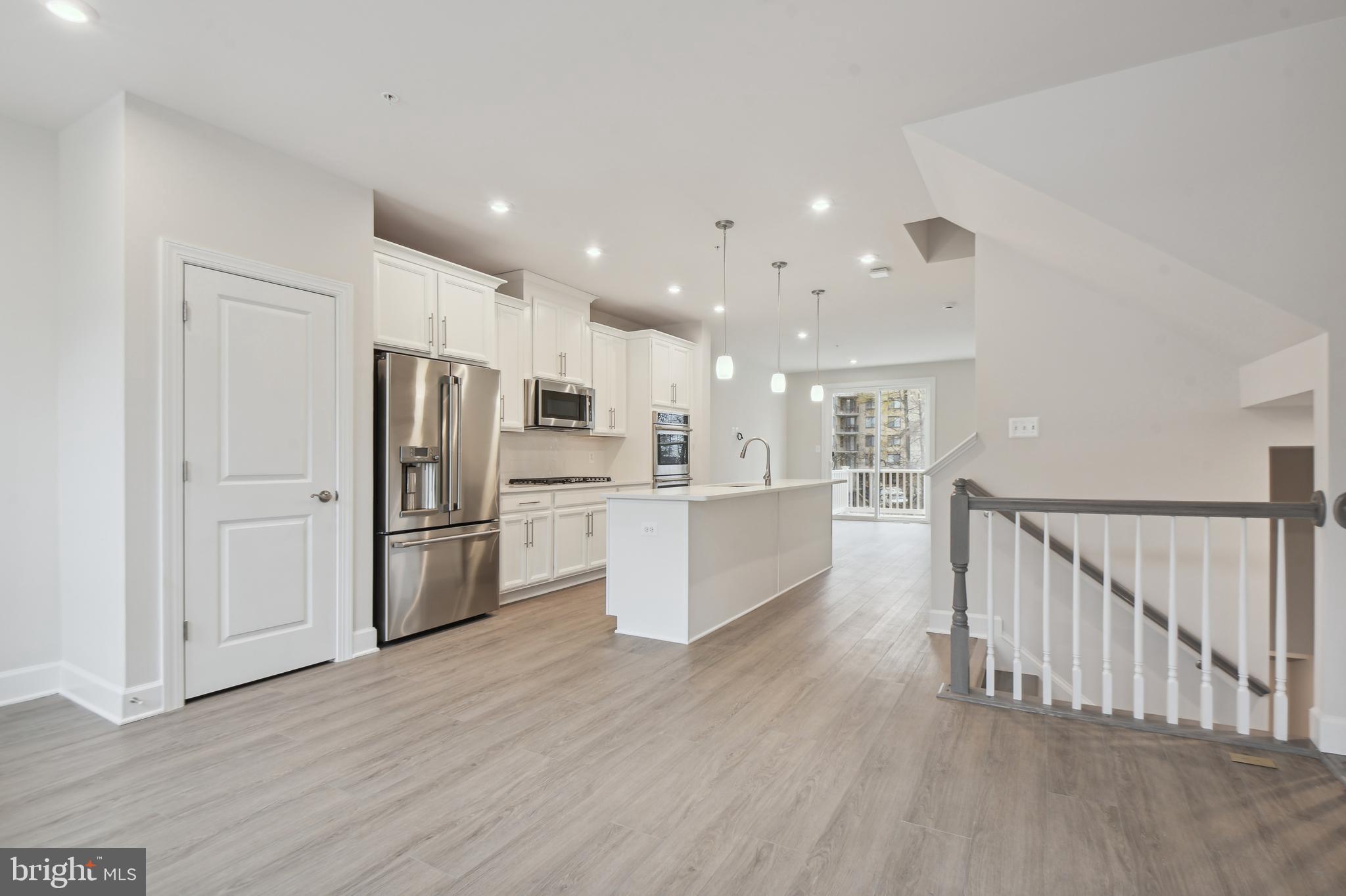 GATEWAY WEST - Residential Lease