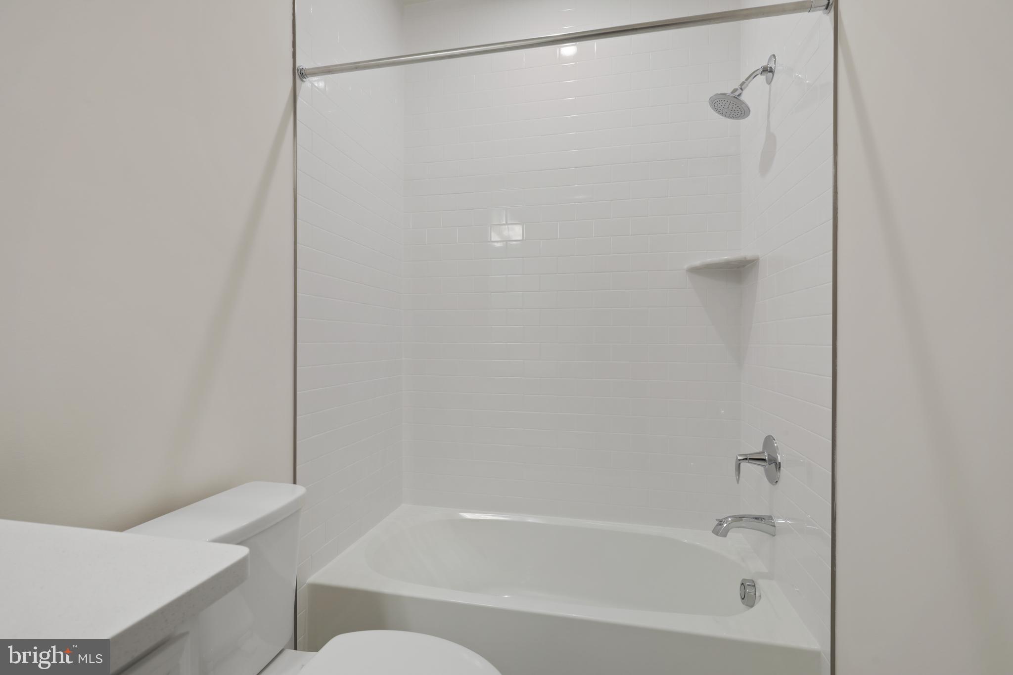 GATEWAY WEST - Residential Lease