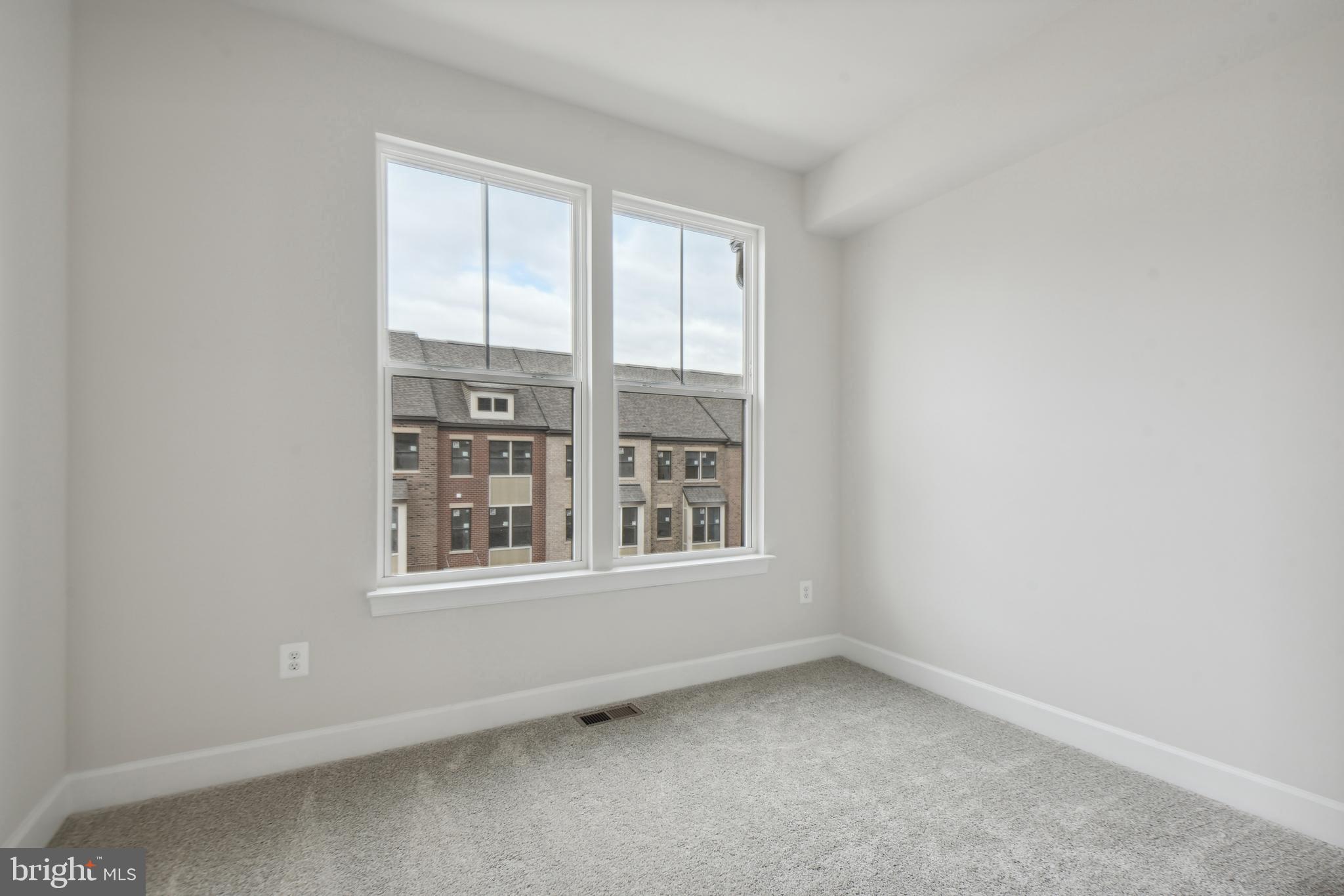 GATEWAY WEST - Residential Lease