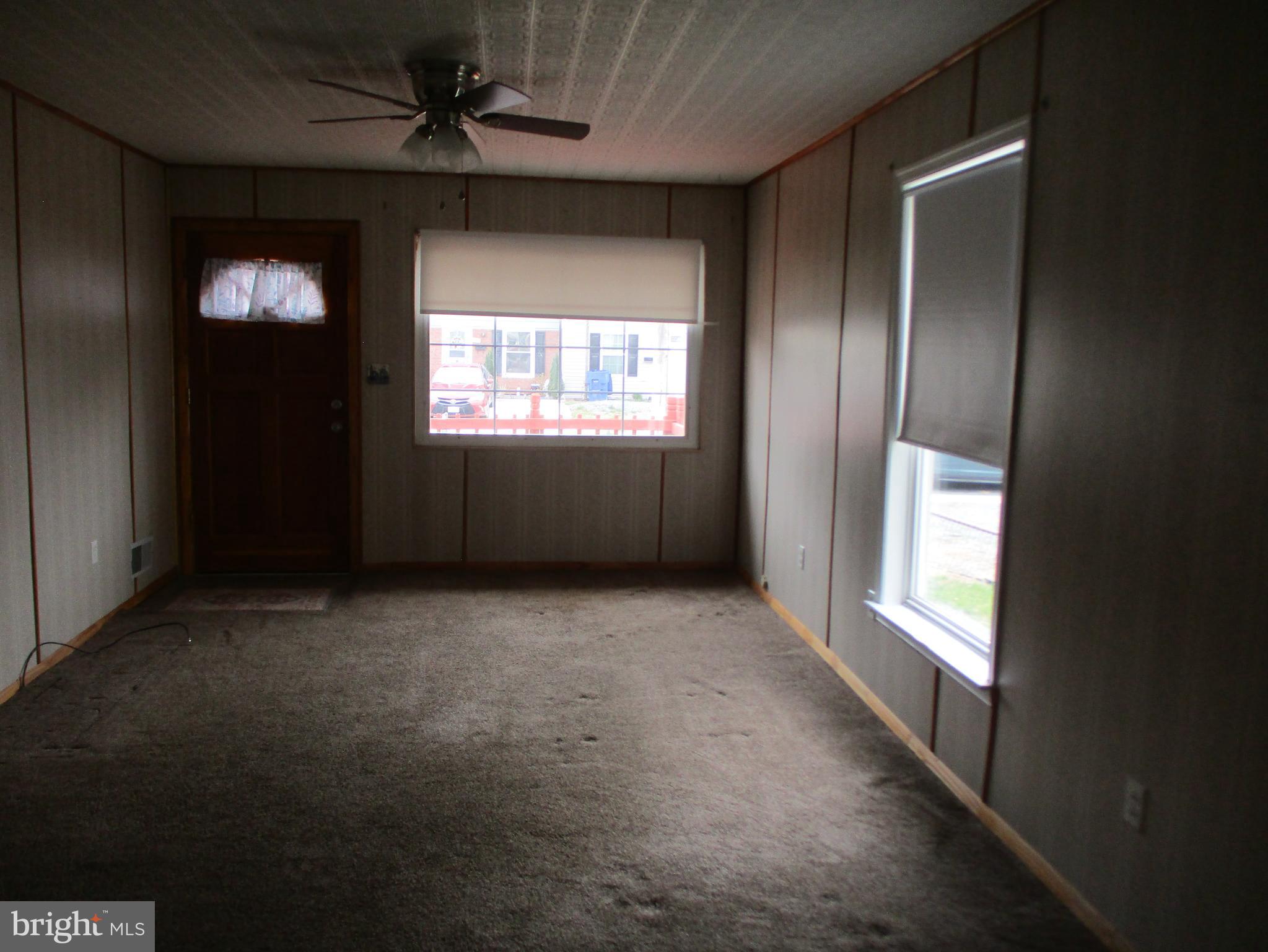 ROYAL VILLAGE - Residential