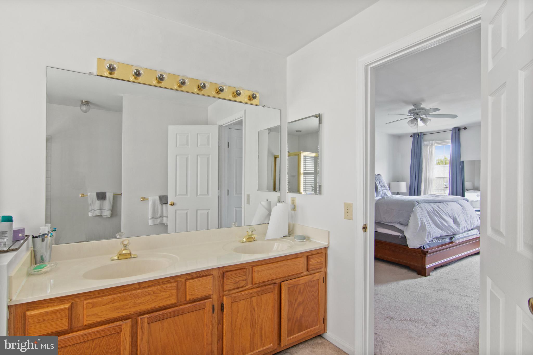 WHITE OAK MANOR - Residential