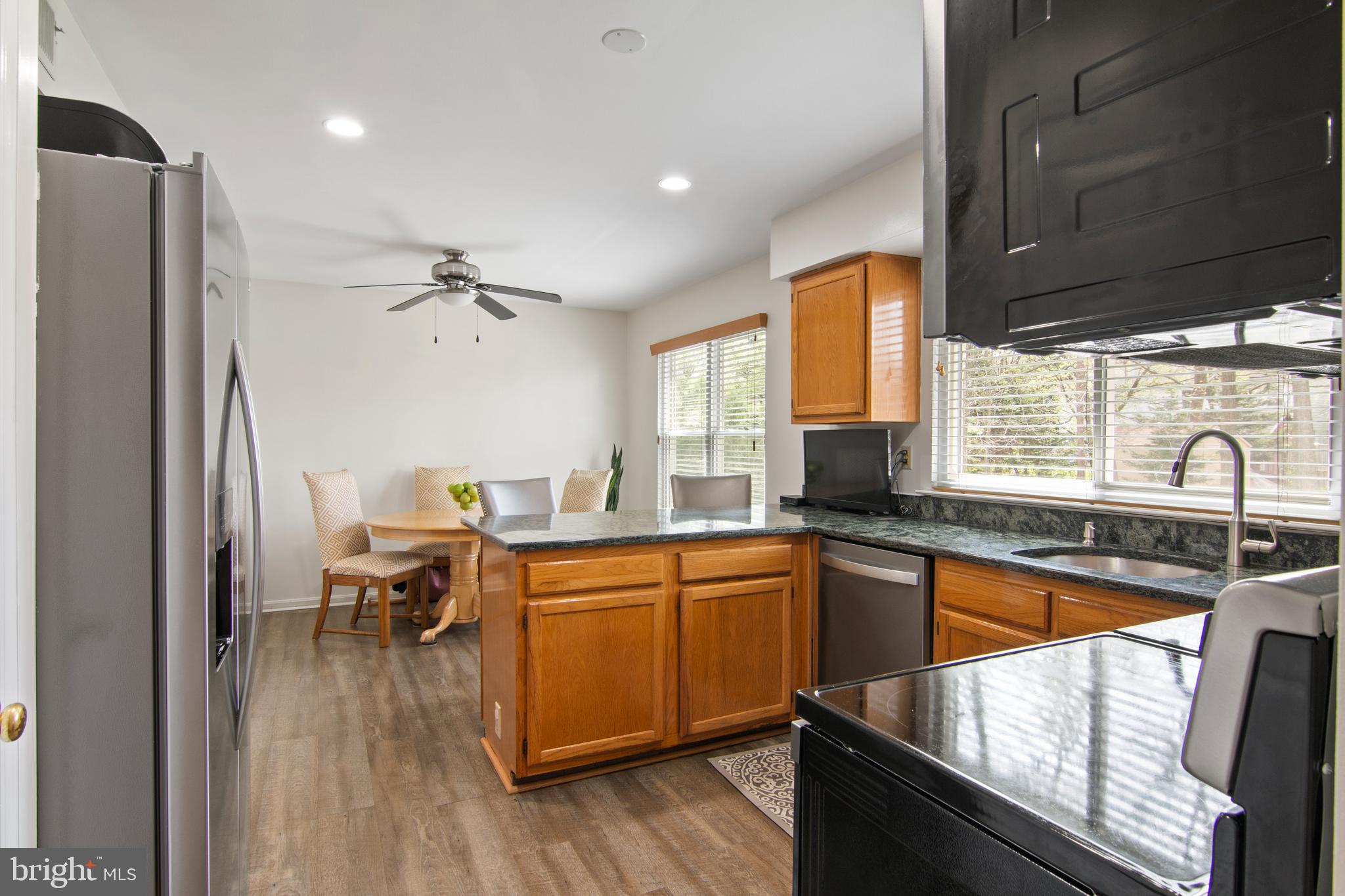 WHITE OAK MANOR - Residential