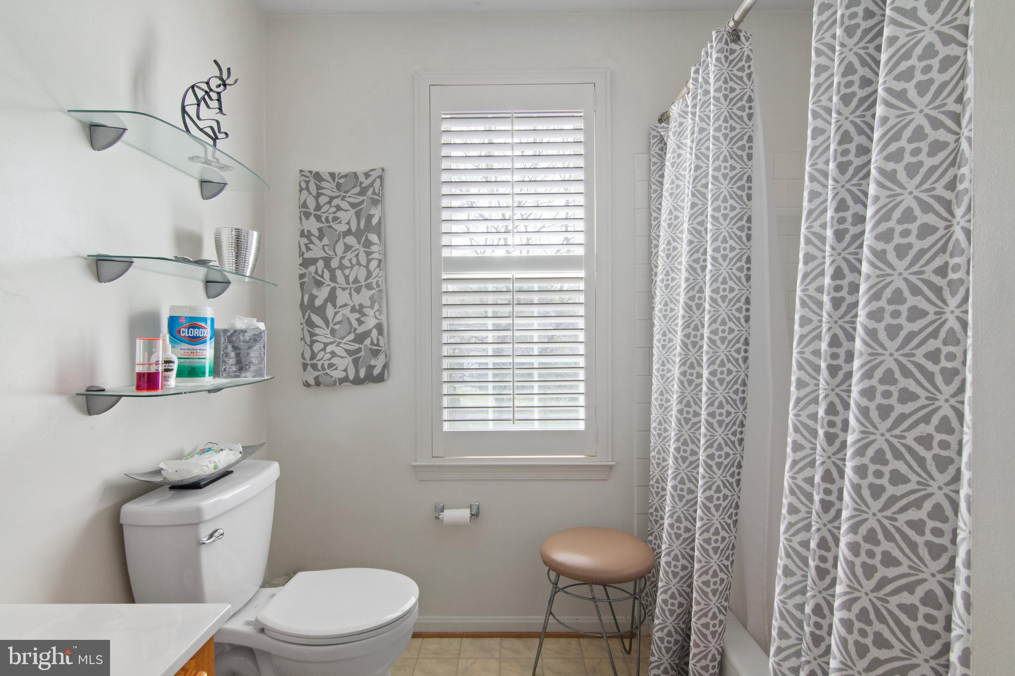 WHITE OAK MANOR - Residential