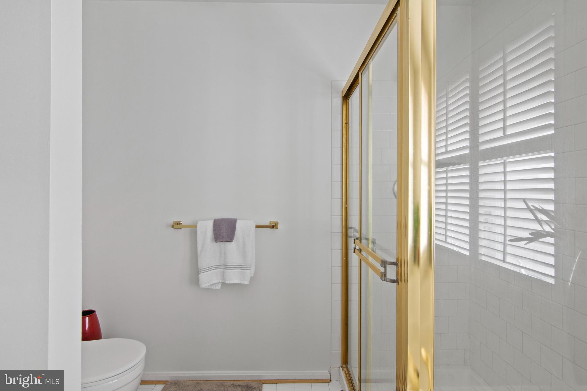 WHITE OAK MANOR - Residential