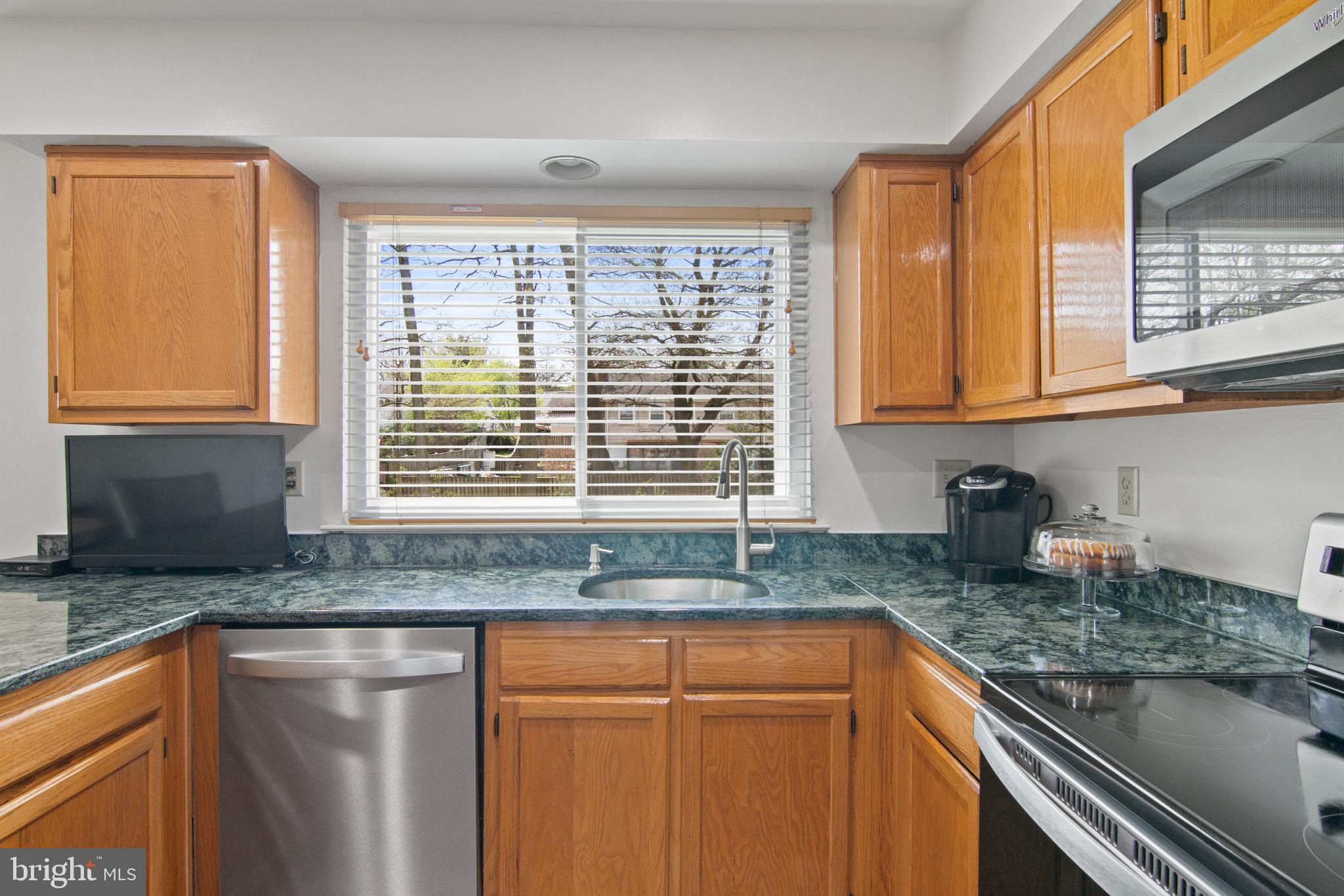 WHITE OAK MANOR - Residential