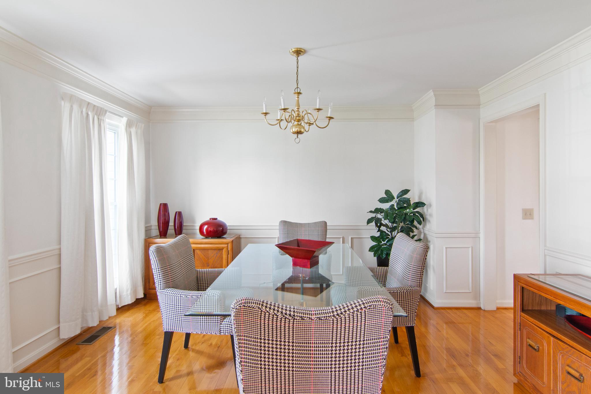 WHITE OAK MANOR - Residential